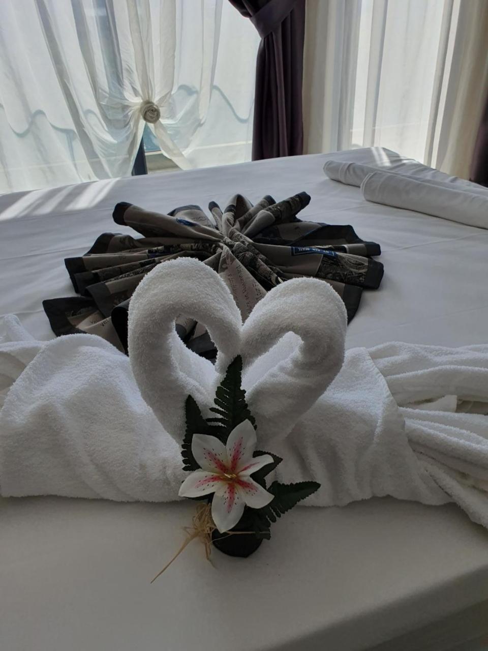Double or Twin Room with Garden View - Photo 26