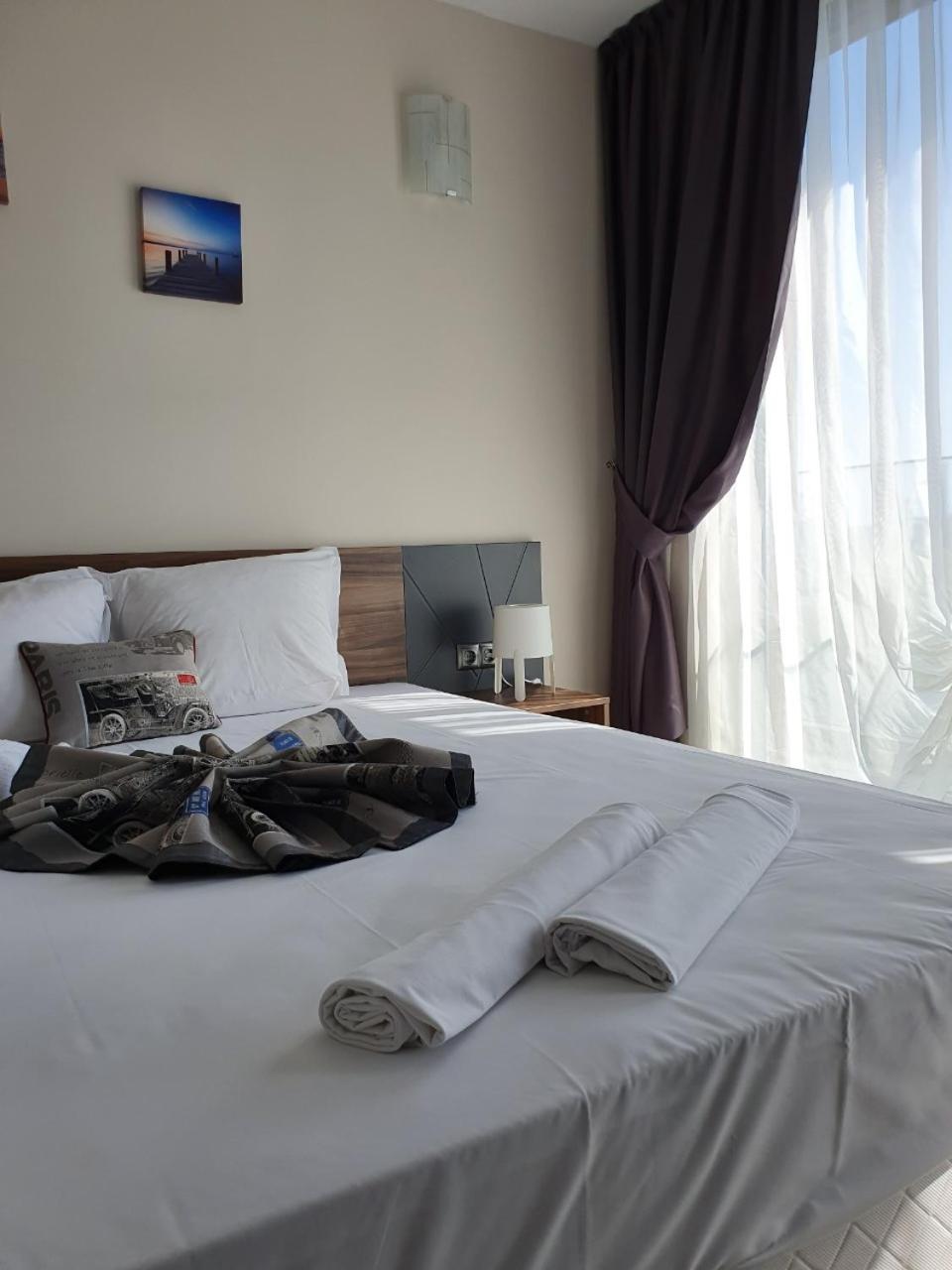 Double or Twin Room with Garden View - Photo 25