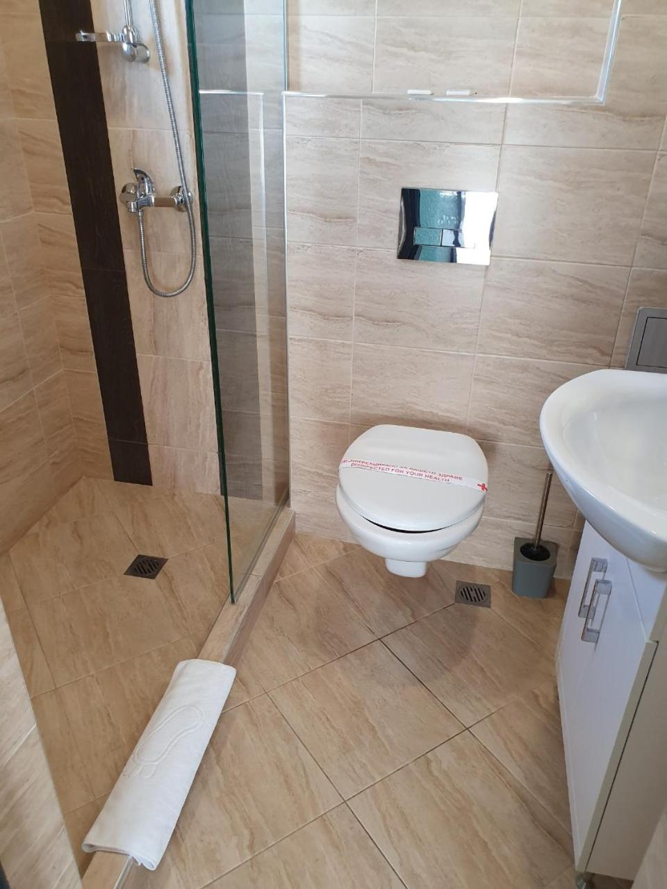 Double or Twin Room with Garden View - Photo 22