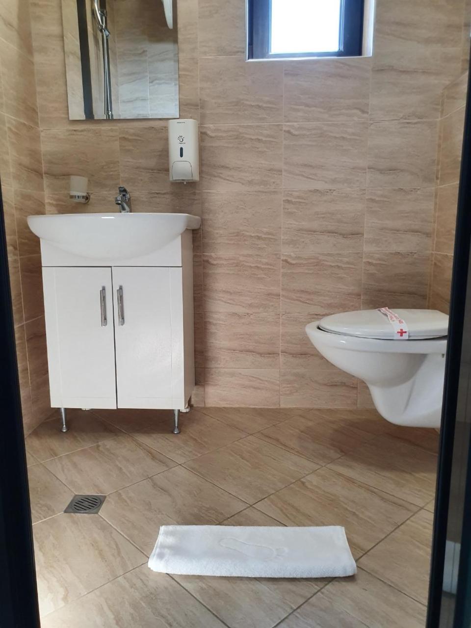 Double or Twin Room with Garden View - Photo 18