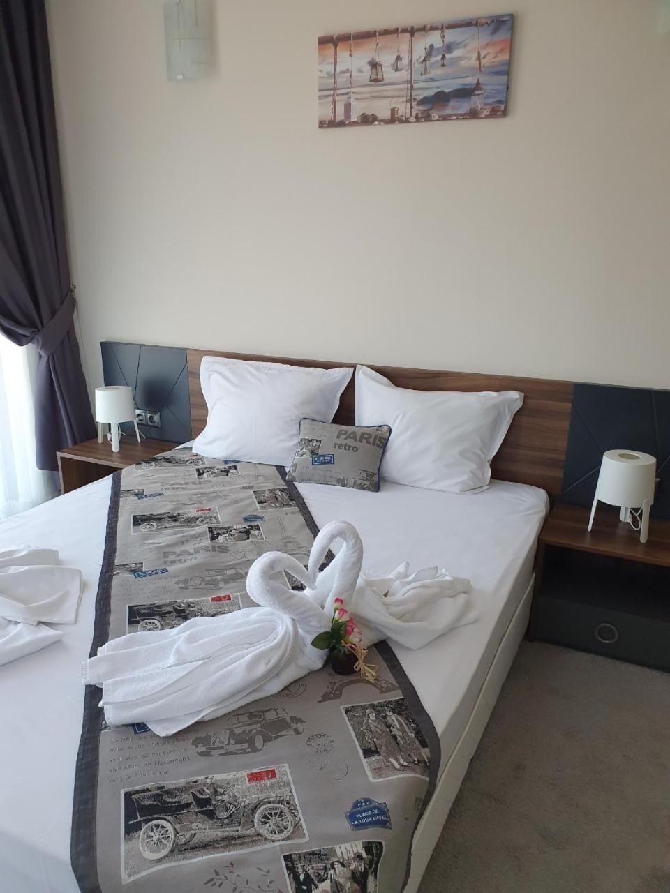 Double or Twin Room with Garden View - Photo 17
