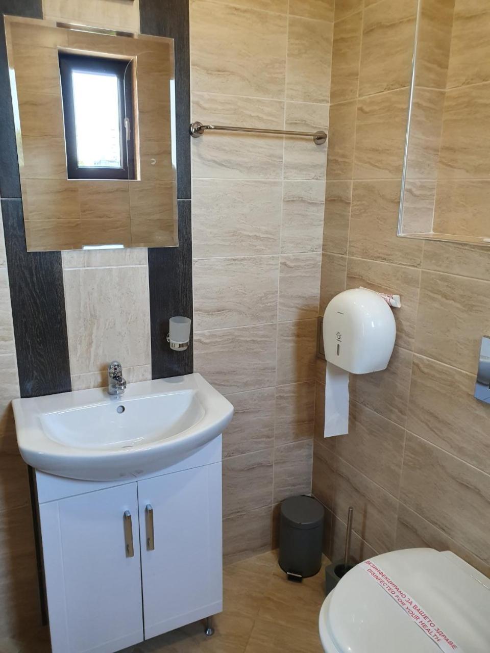 Double or Twin Room with Garden View - Photo 16