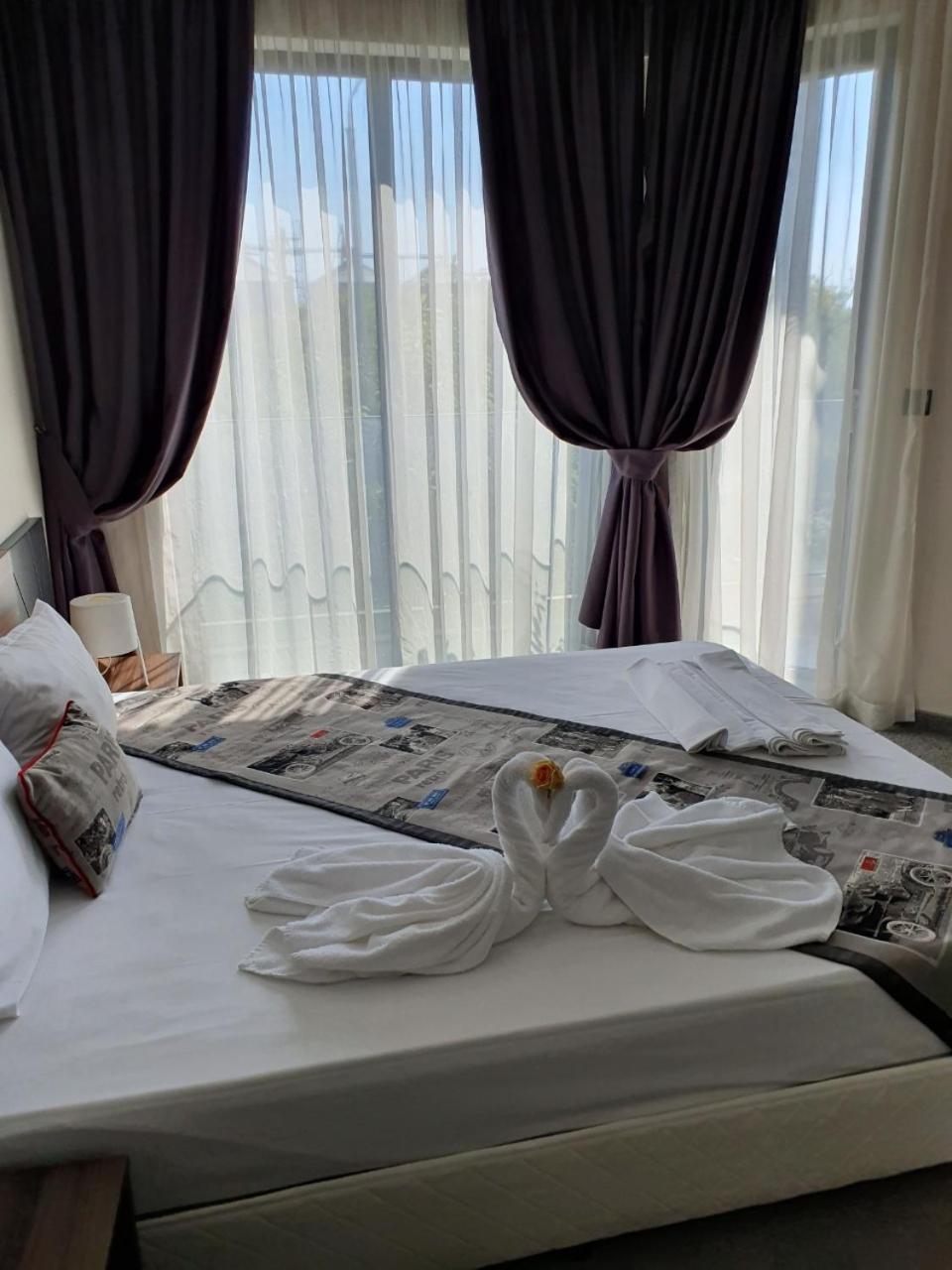 Double or Twin Room with Garden View - Photo 15