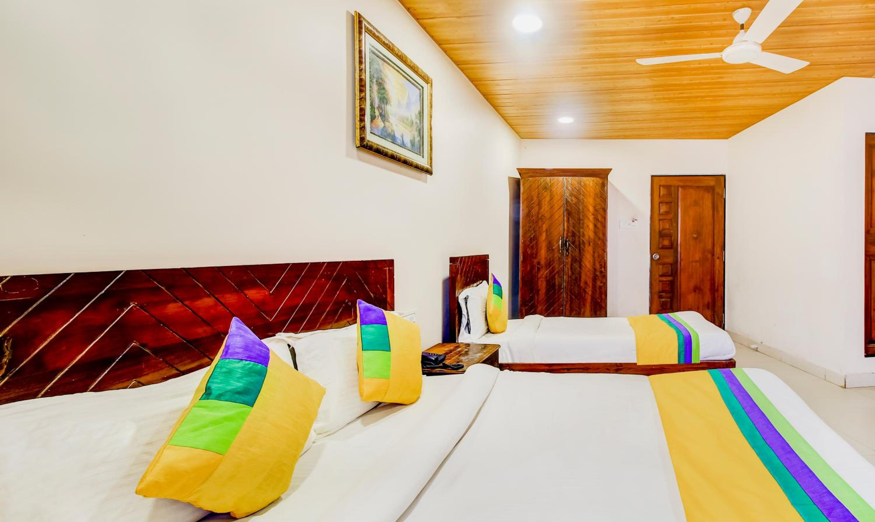 Spacious Premium Room photo 2