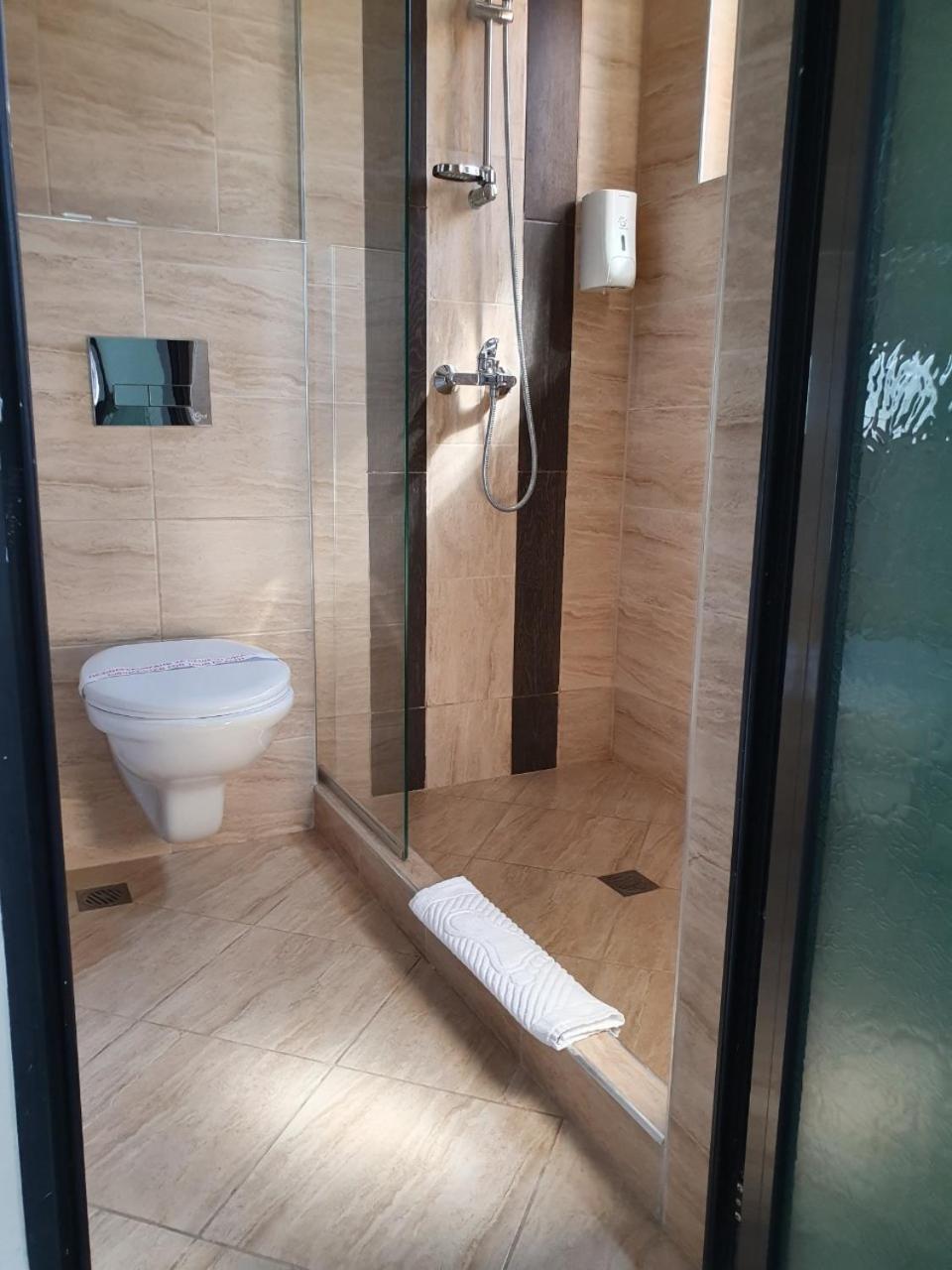 Double or Twin Room with Garden View - Photo 33
