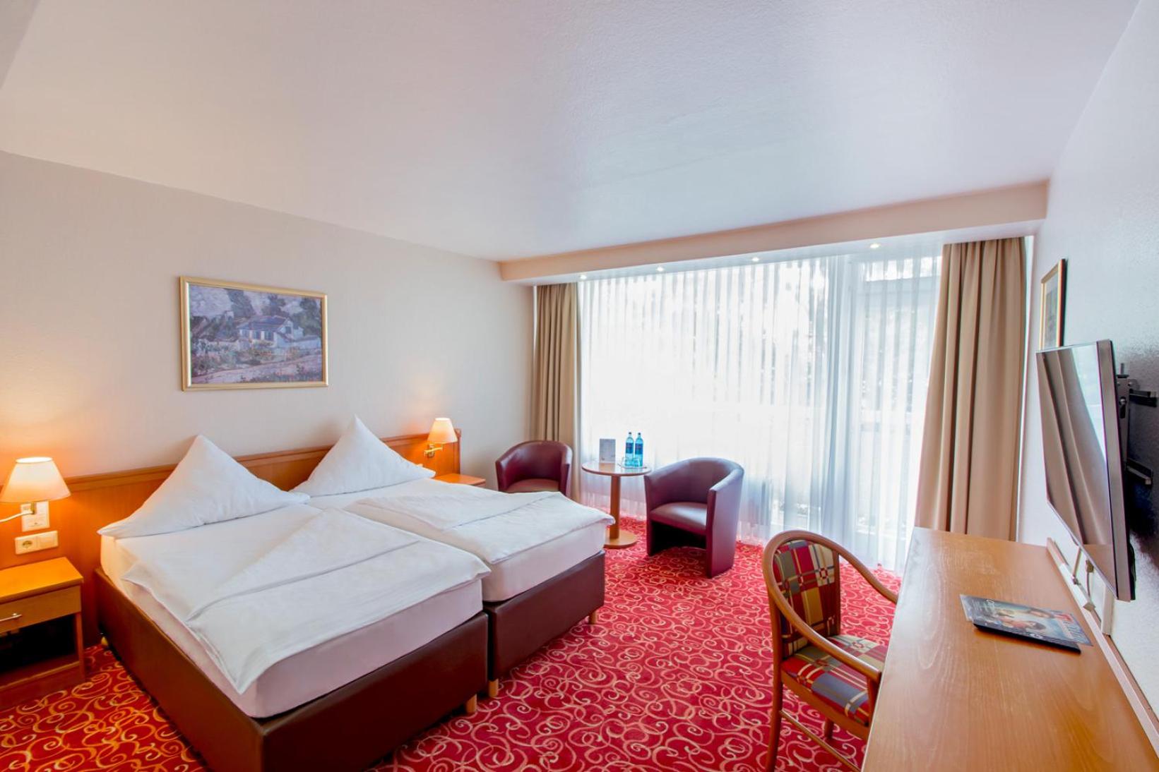 Classic Double Room with Balcony - Photo 1