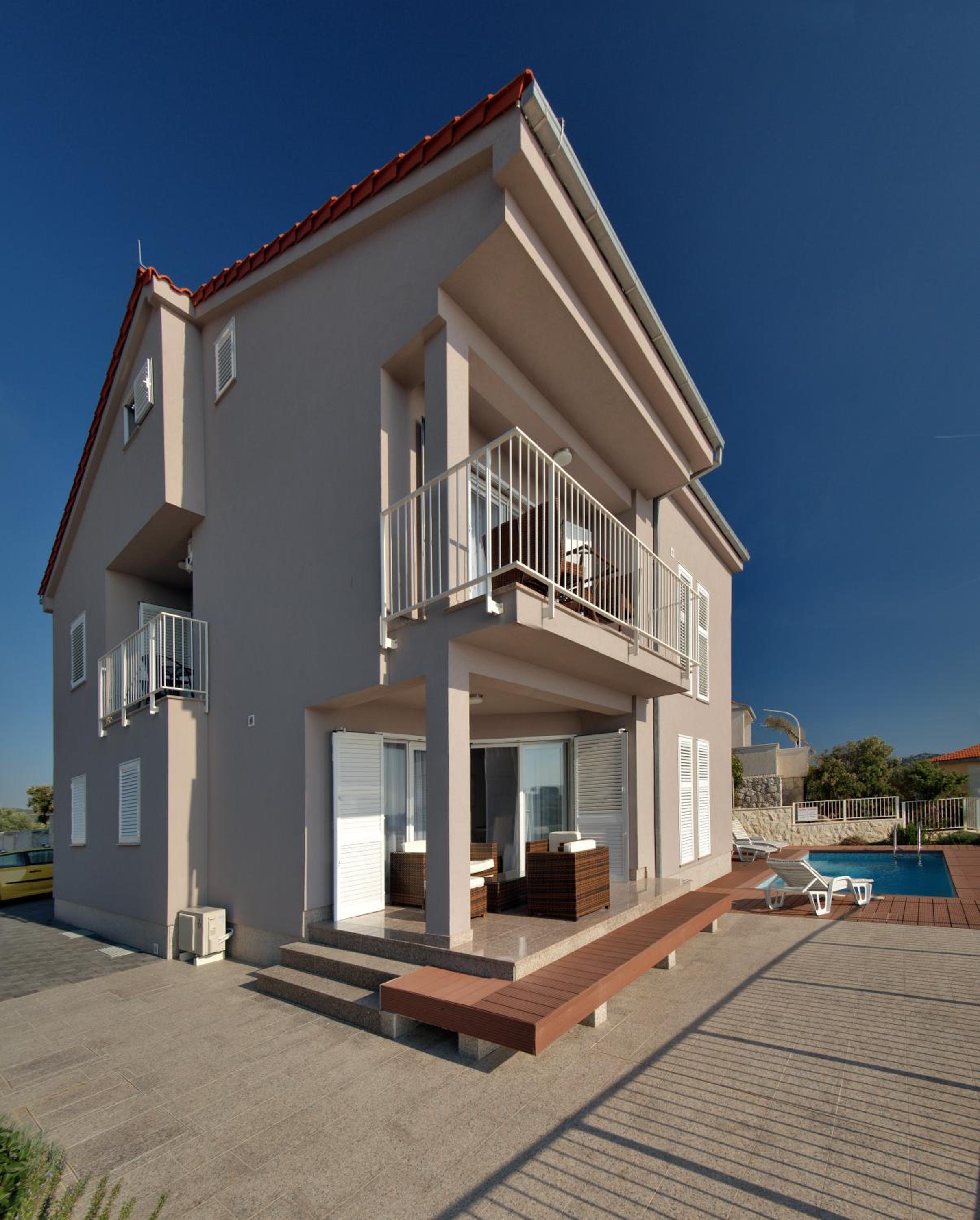 Duplex Three-Bedroom Apartment with Balcony and Sea View photo 3
