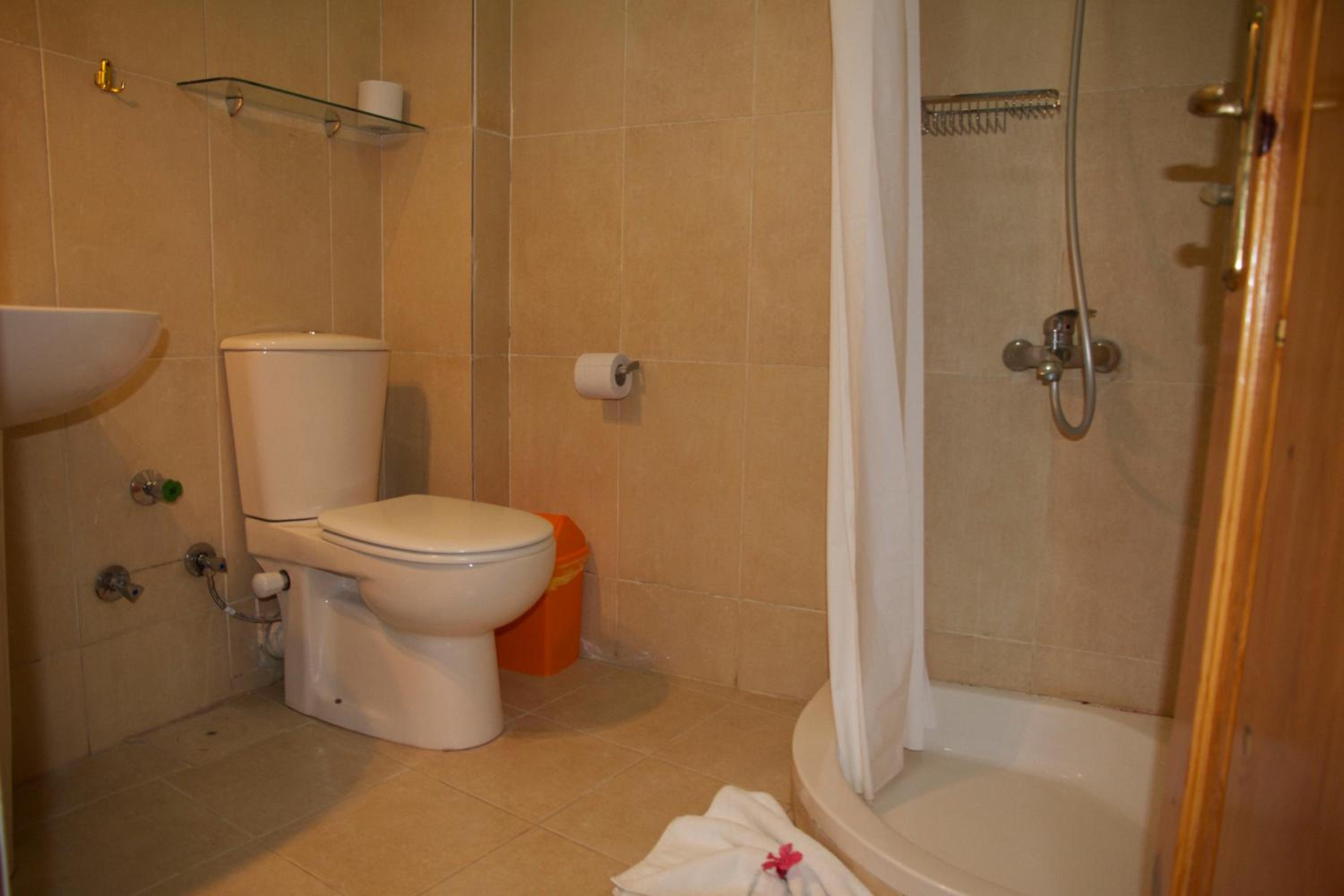 Double Room - Photo 11