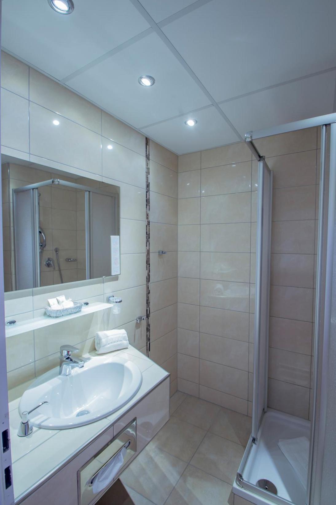 Classic Single Room with Balcony photo 3