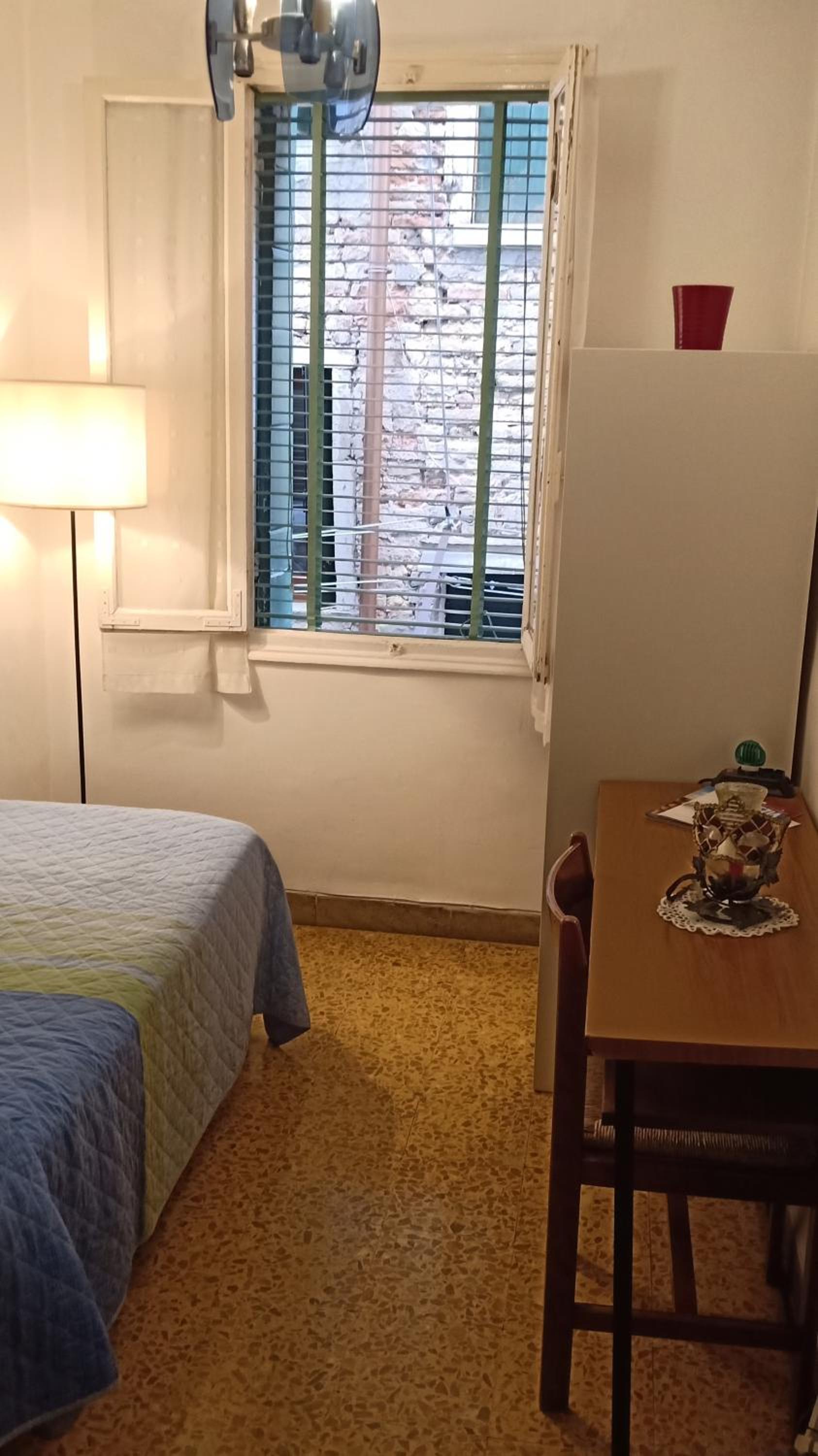 Standard Single Room with Shared Bathroom photo 1