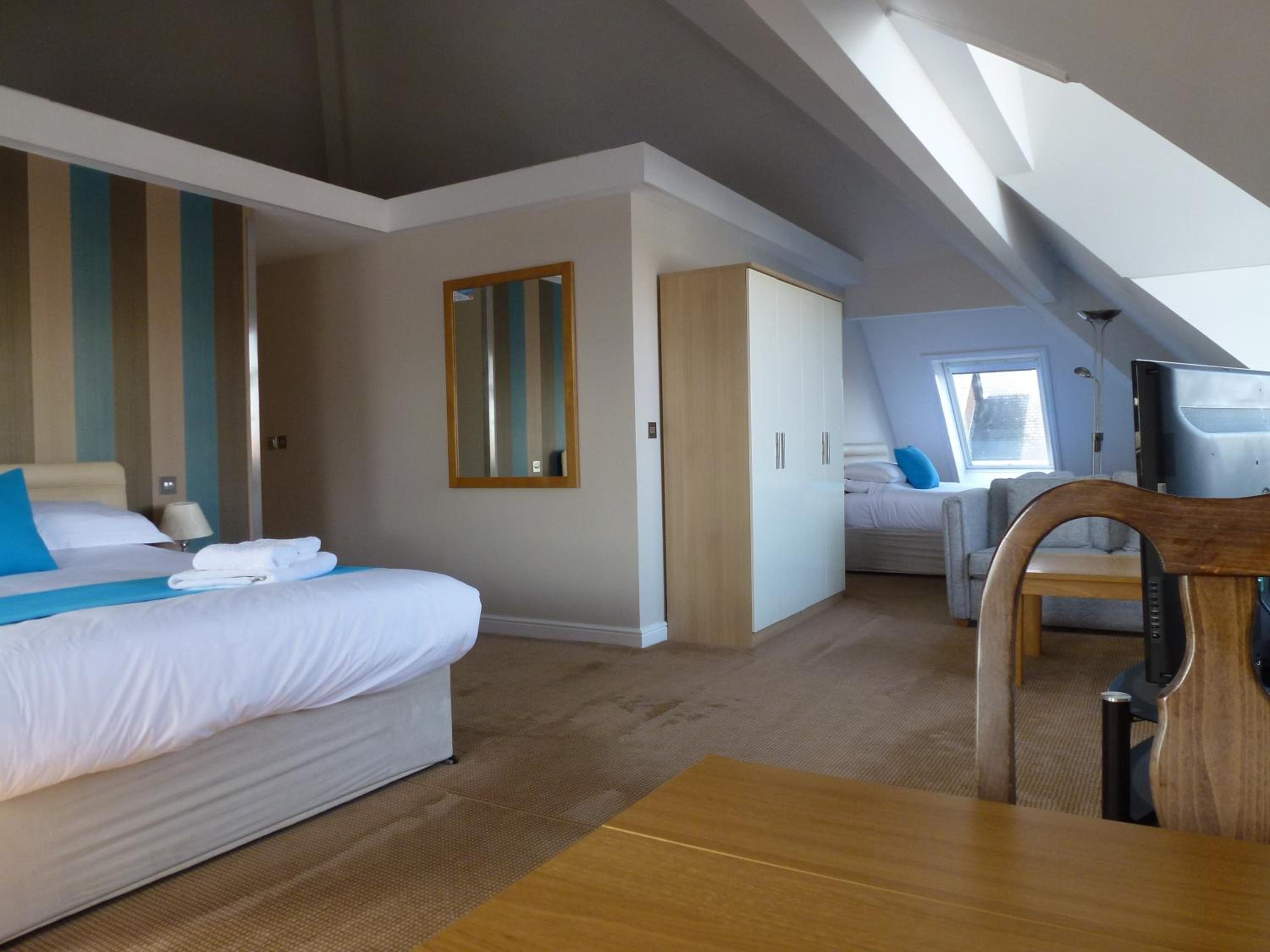 Large Executive Room photo 3