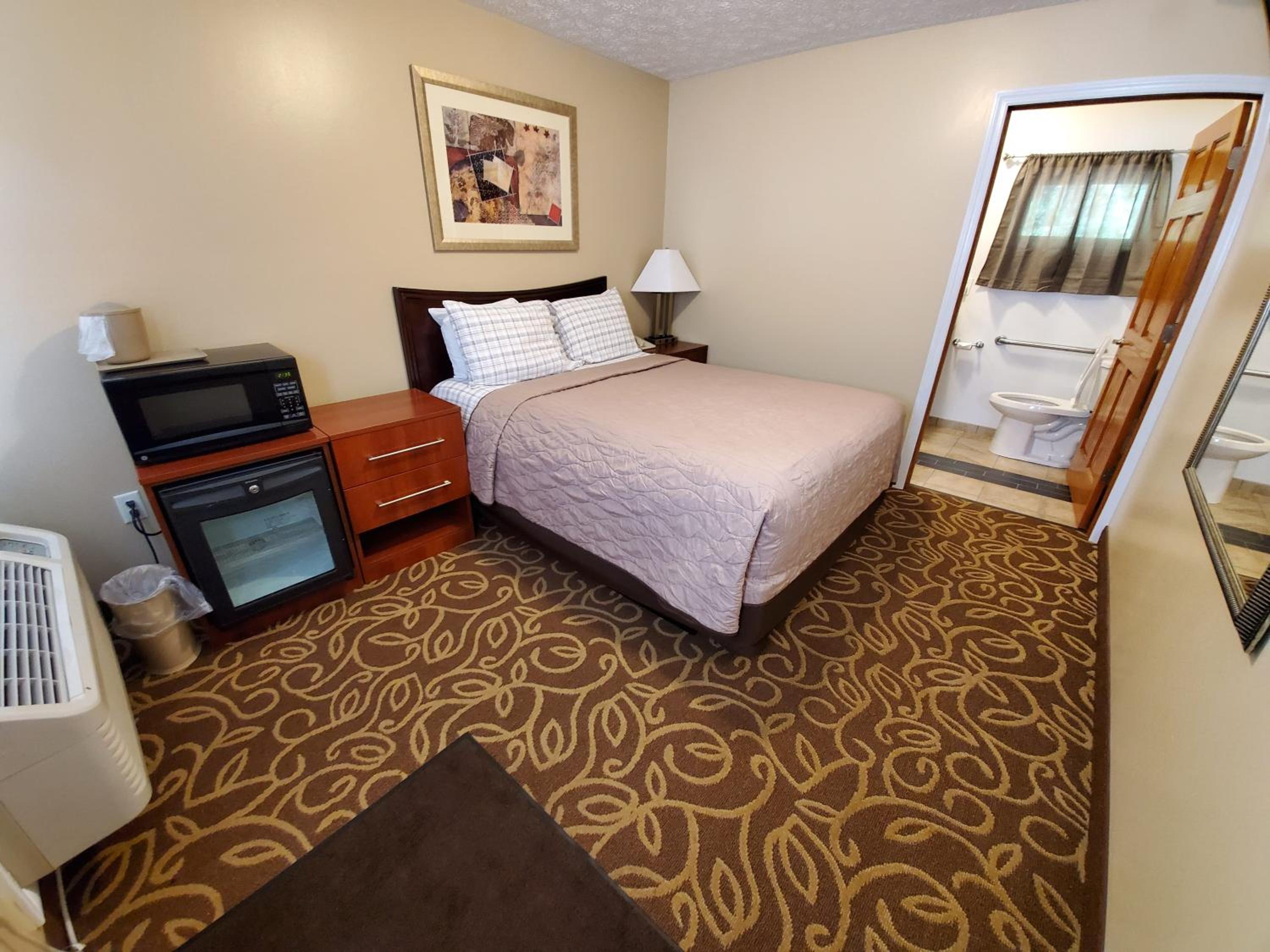 Queen Room - Disability Access photo 1