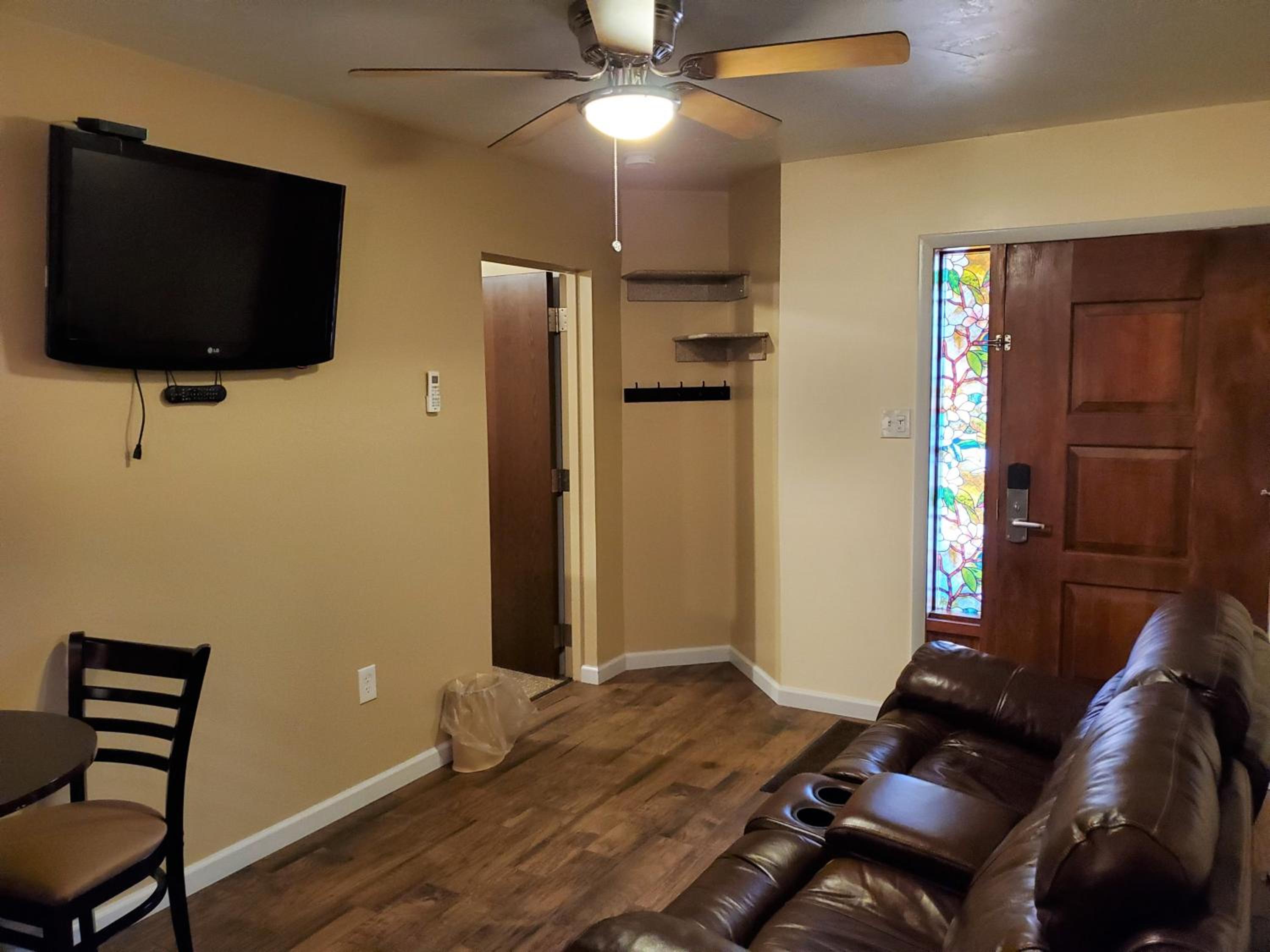 Family Suite - Photo 9