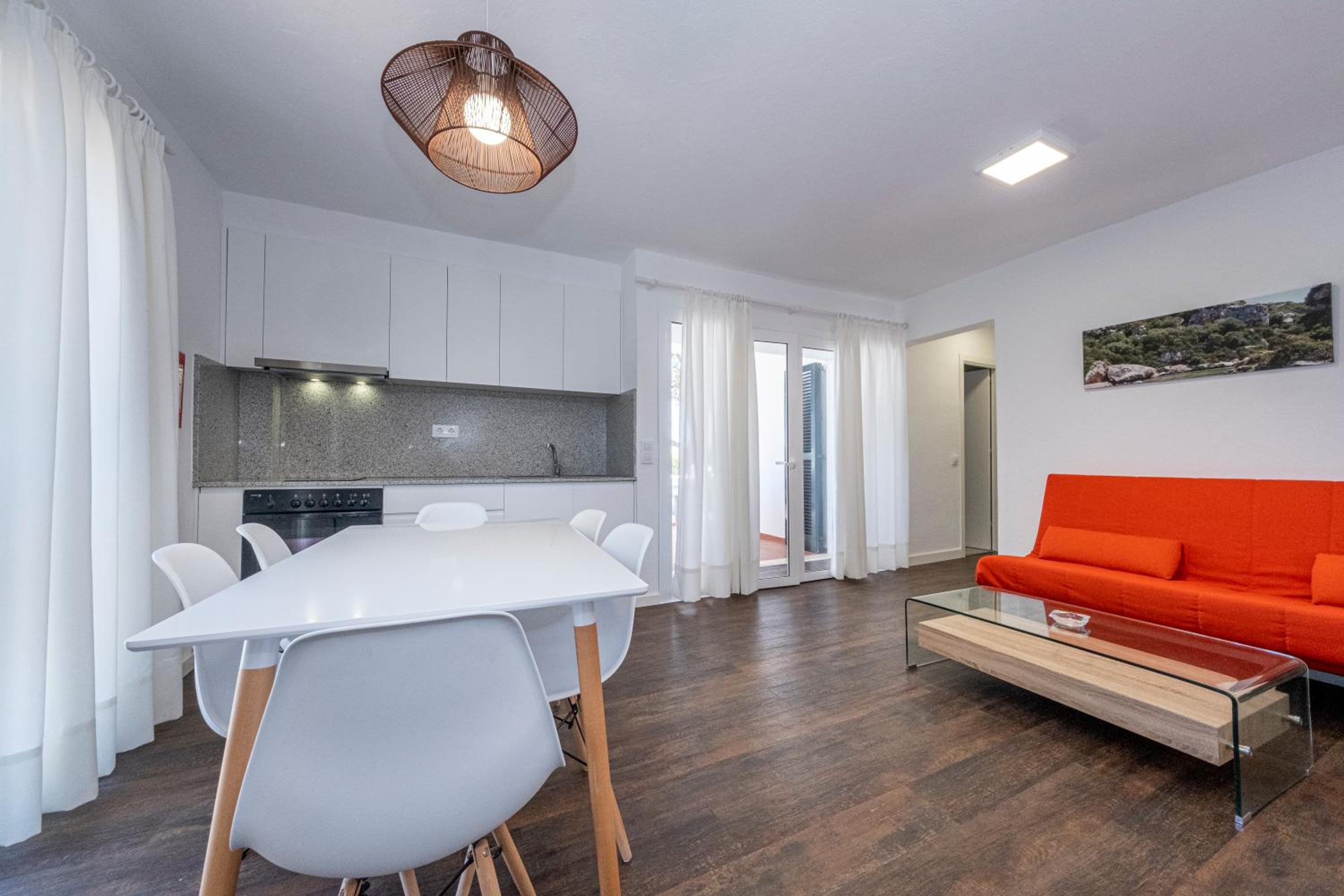 Apartamento de Dos Habitaciones con Terraza