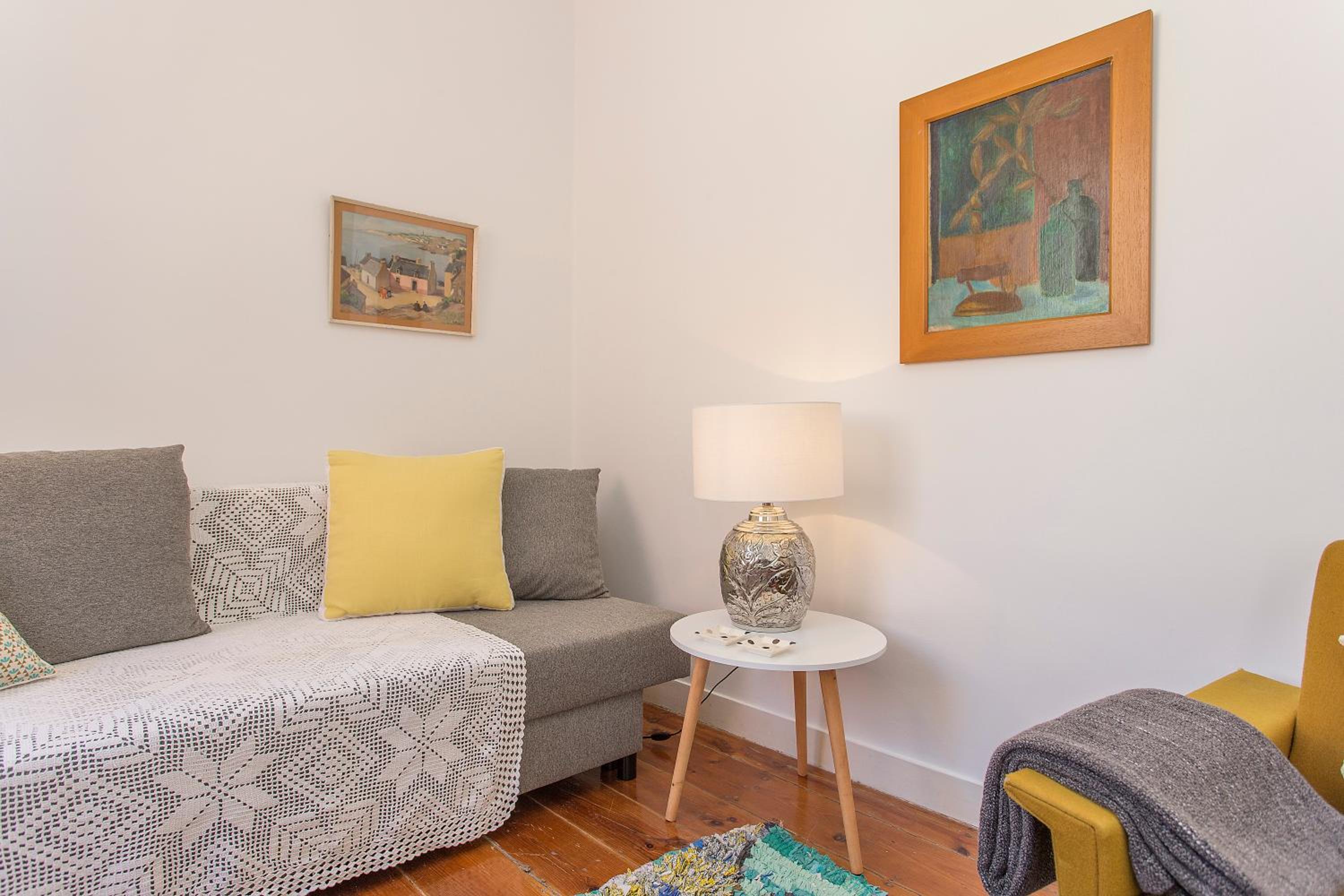 Two-Bedroom Apartment - Photo 25