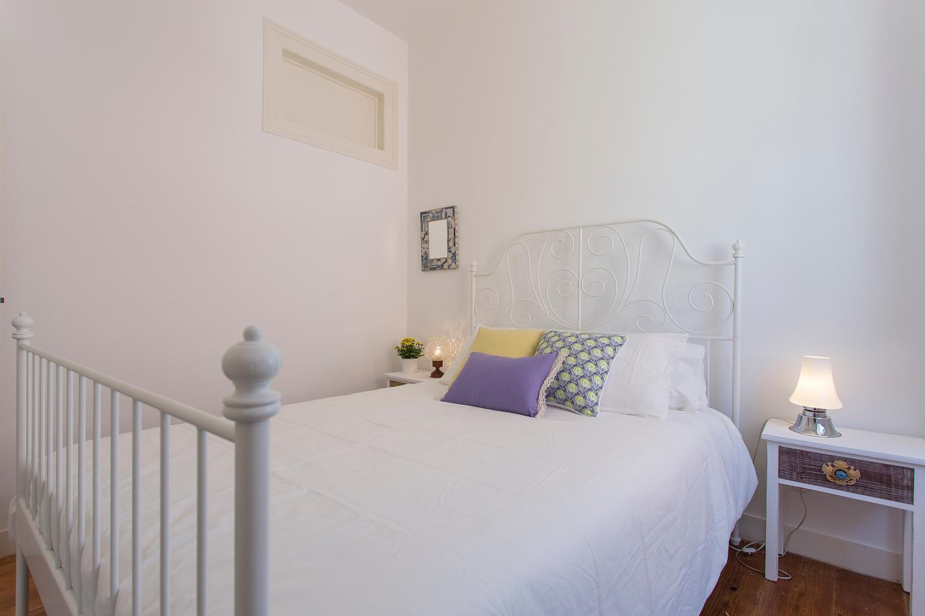Two-Bedroom Apartment - Photo 2
