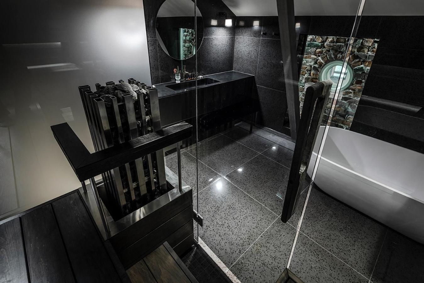 The Northern Lights - Superior Suite with Sauna - Photo 7