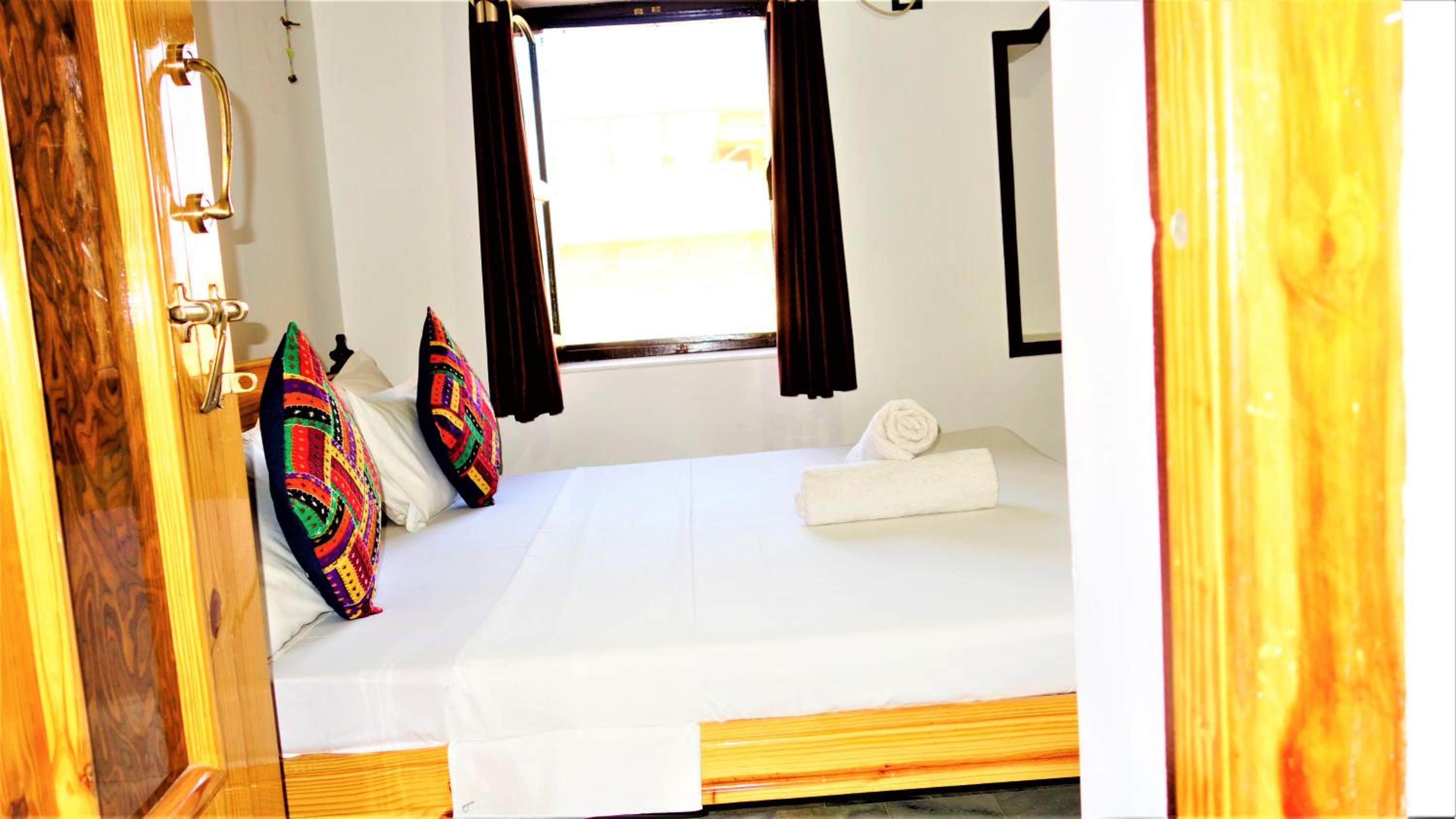 Standard King Room - Photo 3