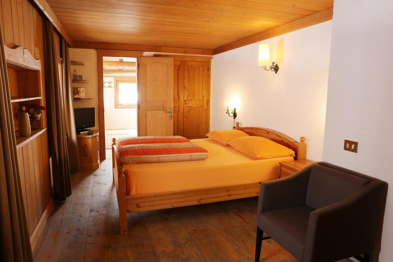 Suite with Mountain View photo 1
