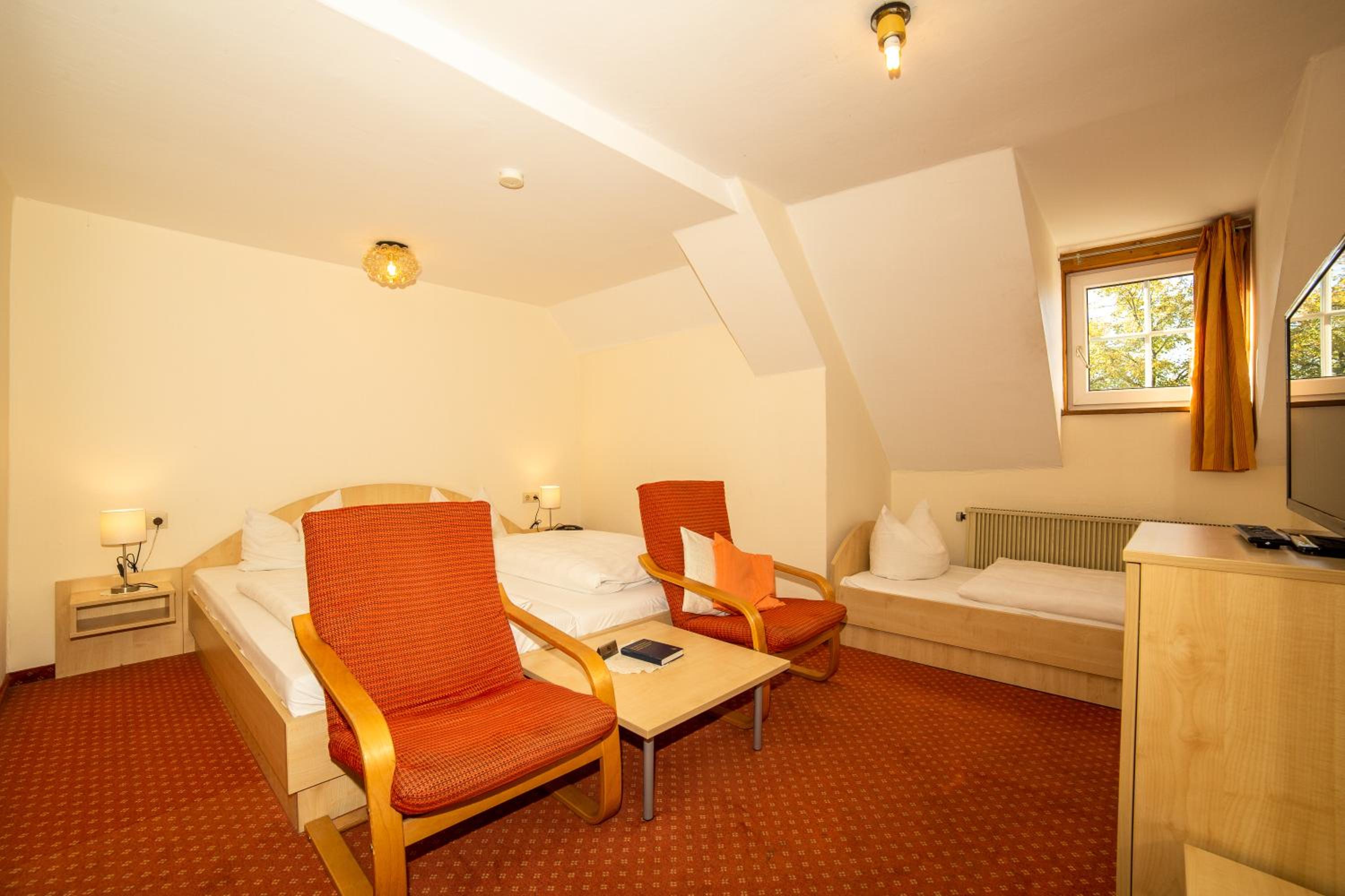 Family Room (Third Floor) - Photo 4