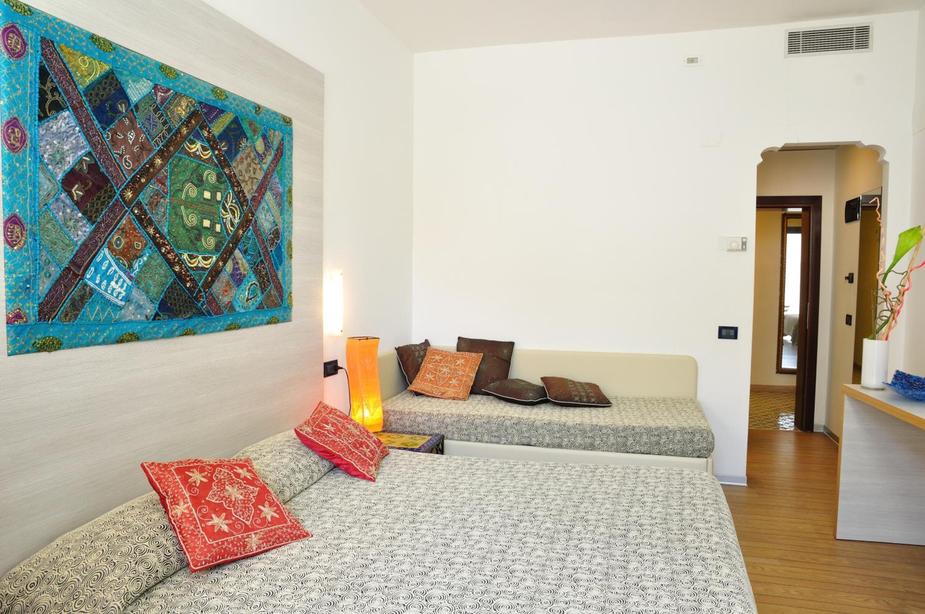 Double or Twin Room - Photo 6