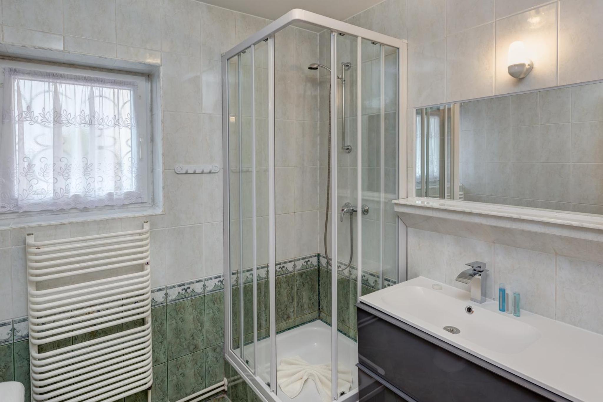 Two-Bedroom Suite - Photo 8