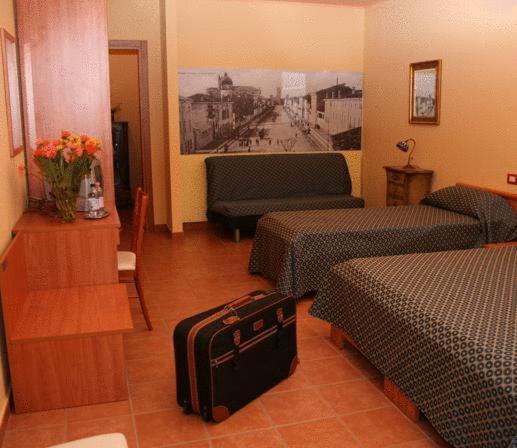 Double or Twin Room - Photo 1