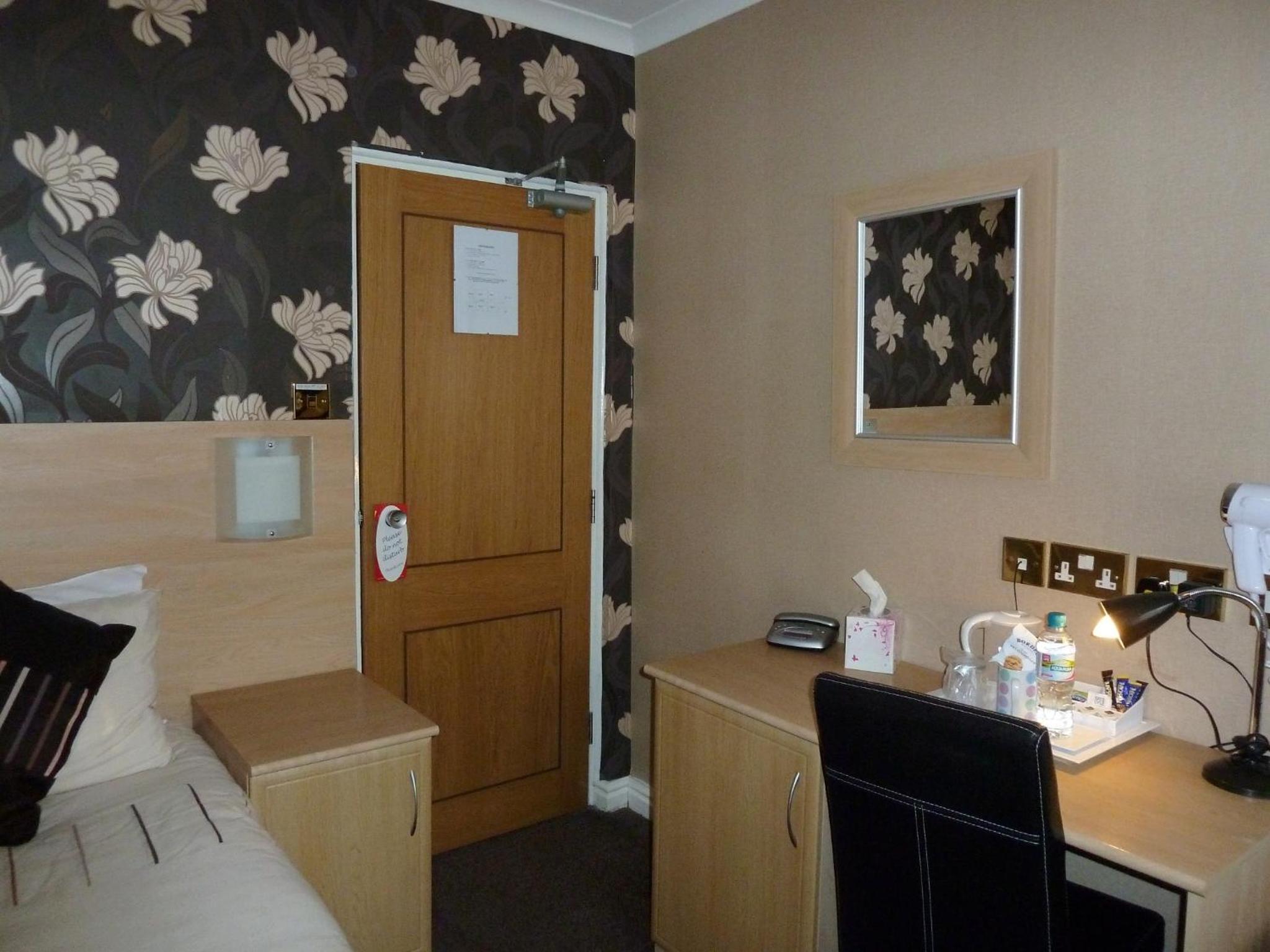 Single Room photo 3