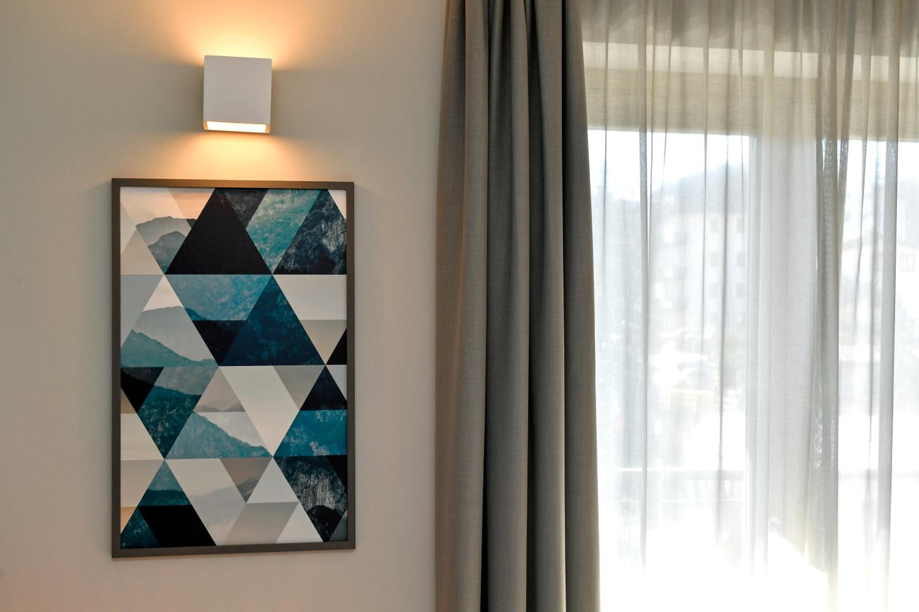 Double or Twin Room - Photo 9