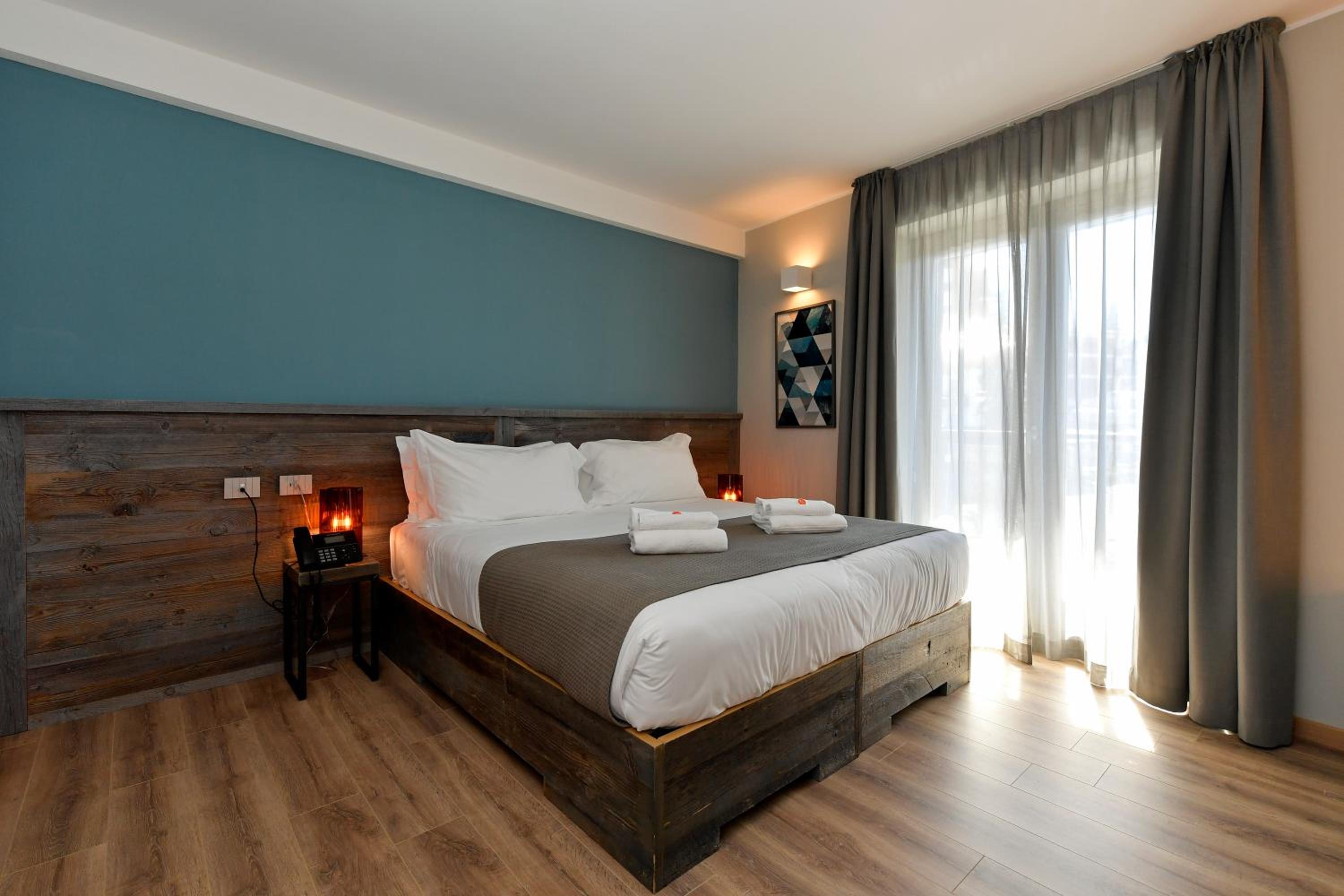 Double or Twin Room - Photo 5