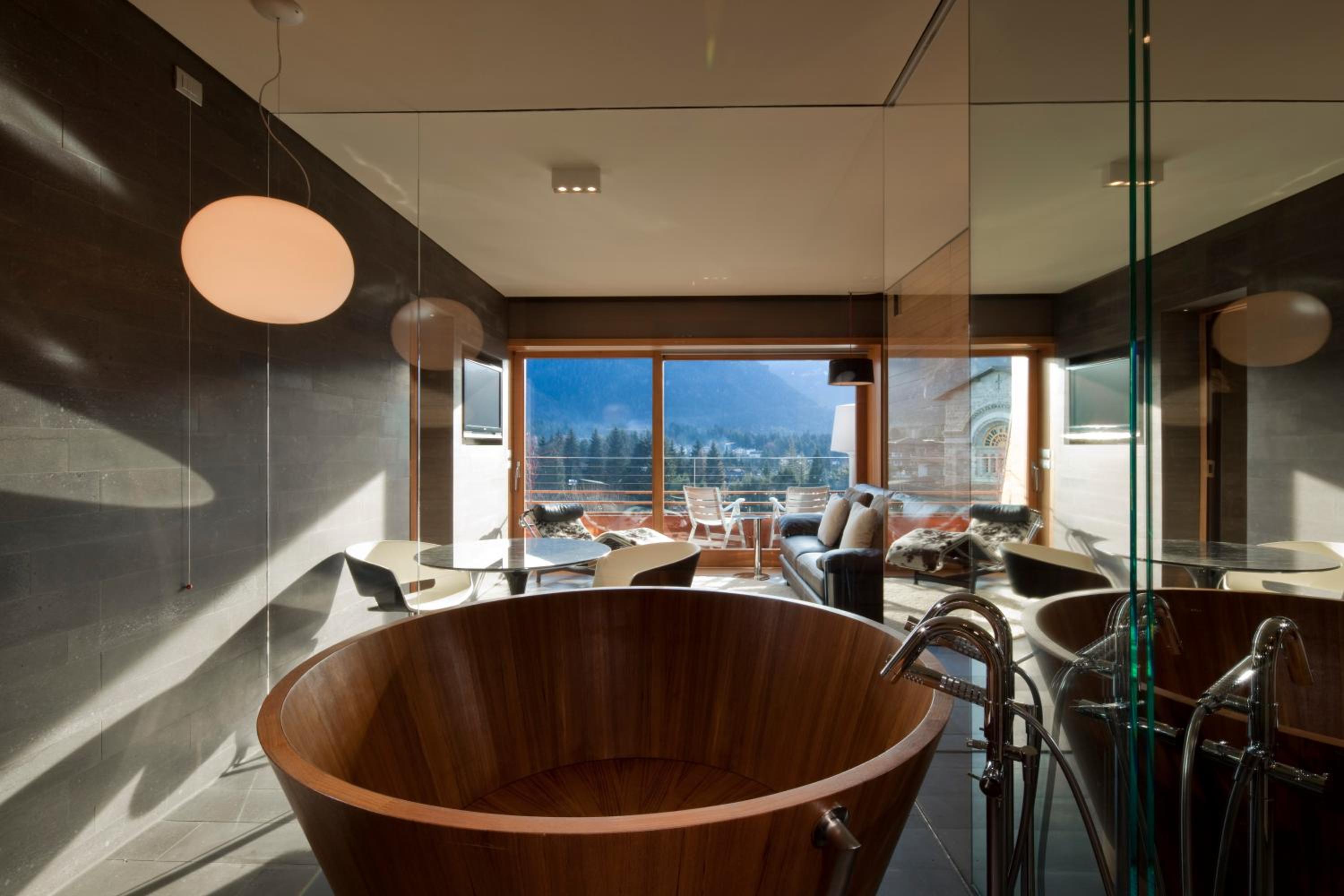 Suite - Photo 10