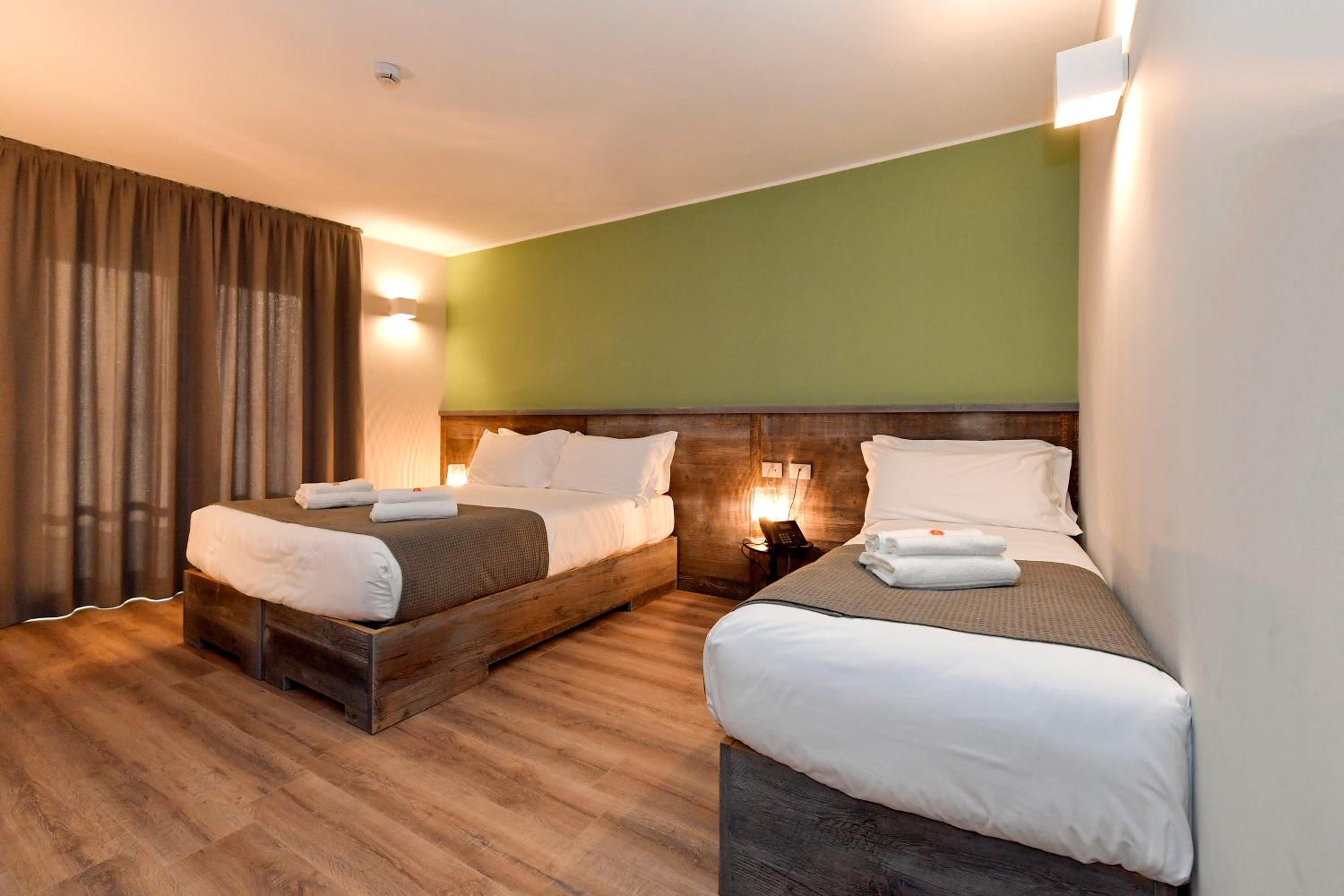 Triple Room - Photo 12