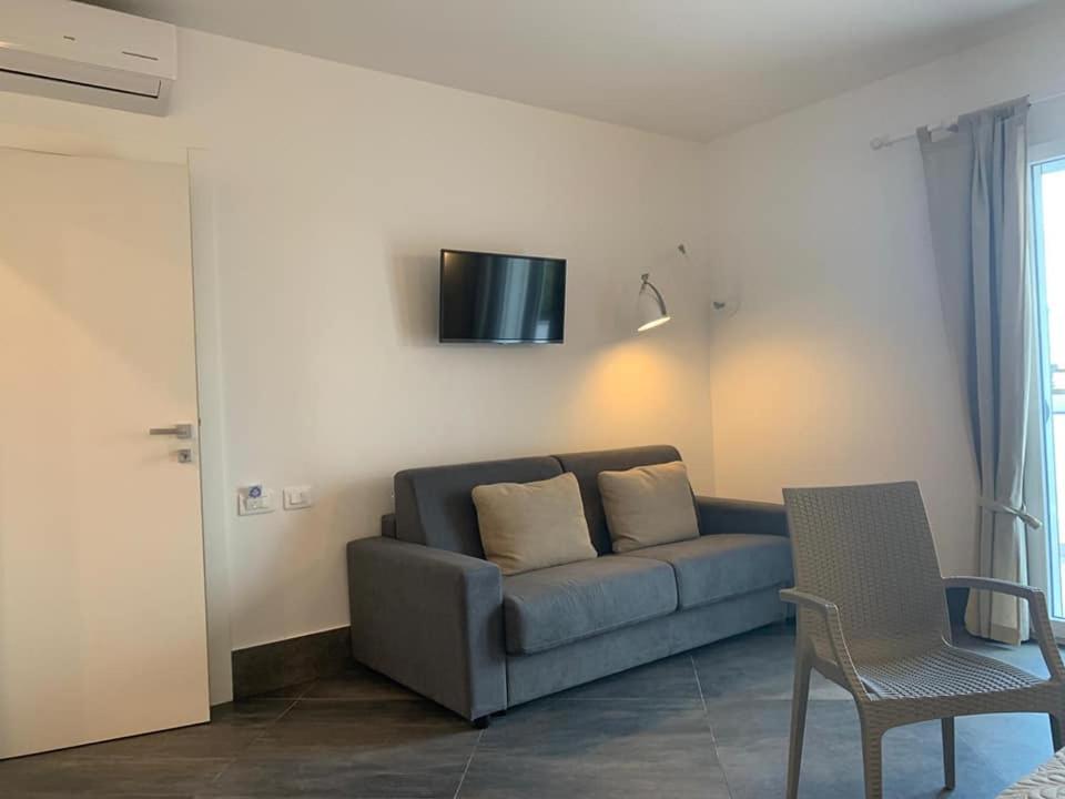 Quadruple Room - Photo 11