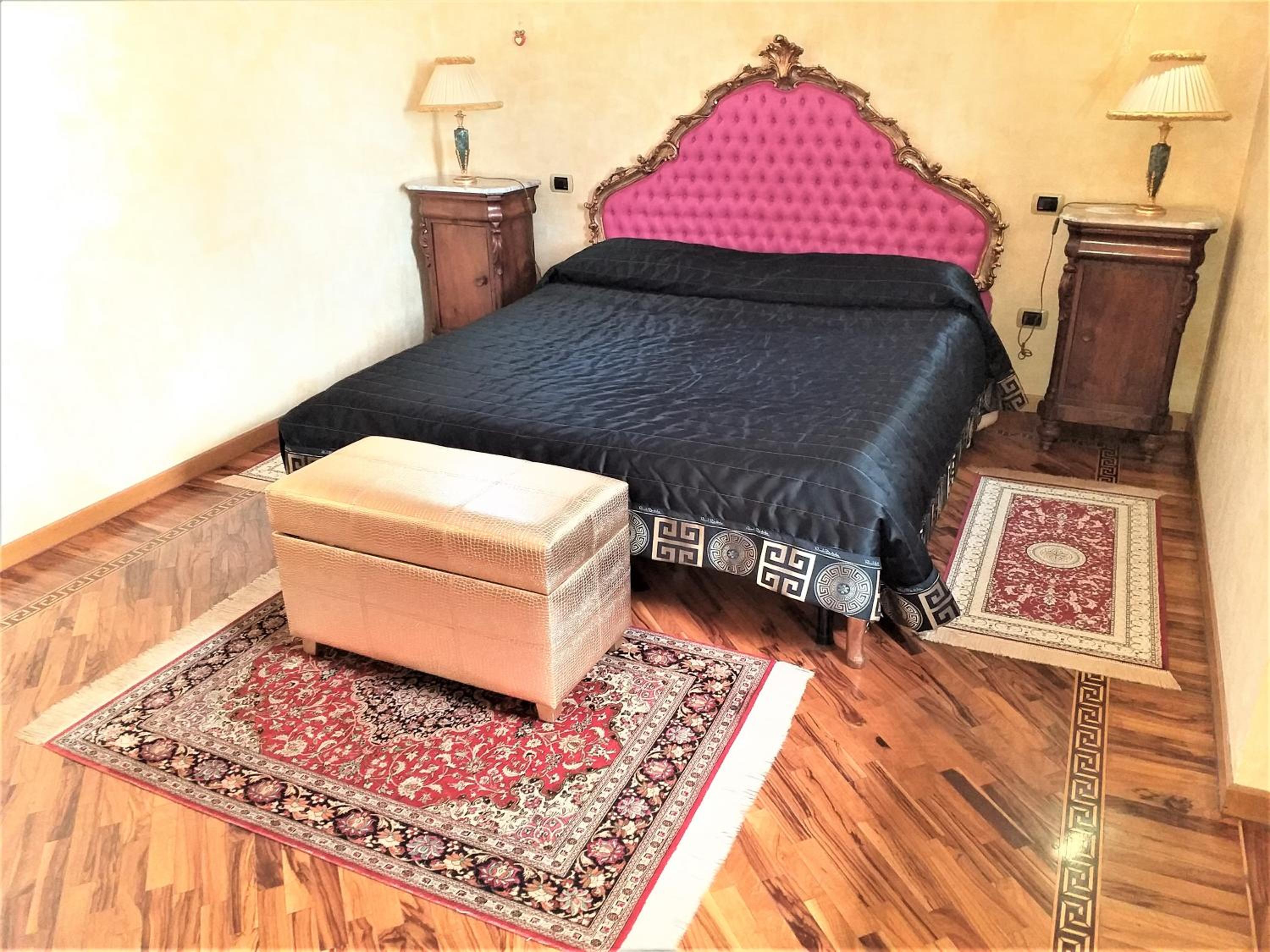 Queen Room with Spa Bath - Photo 1