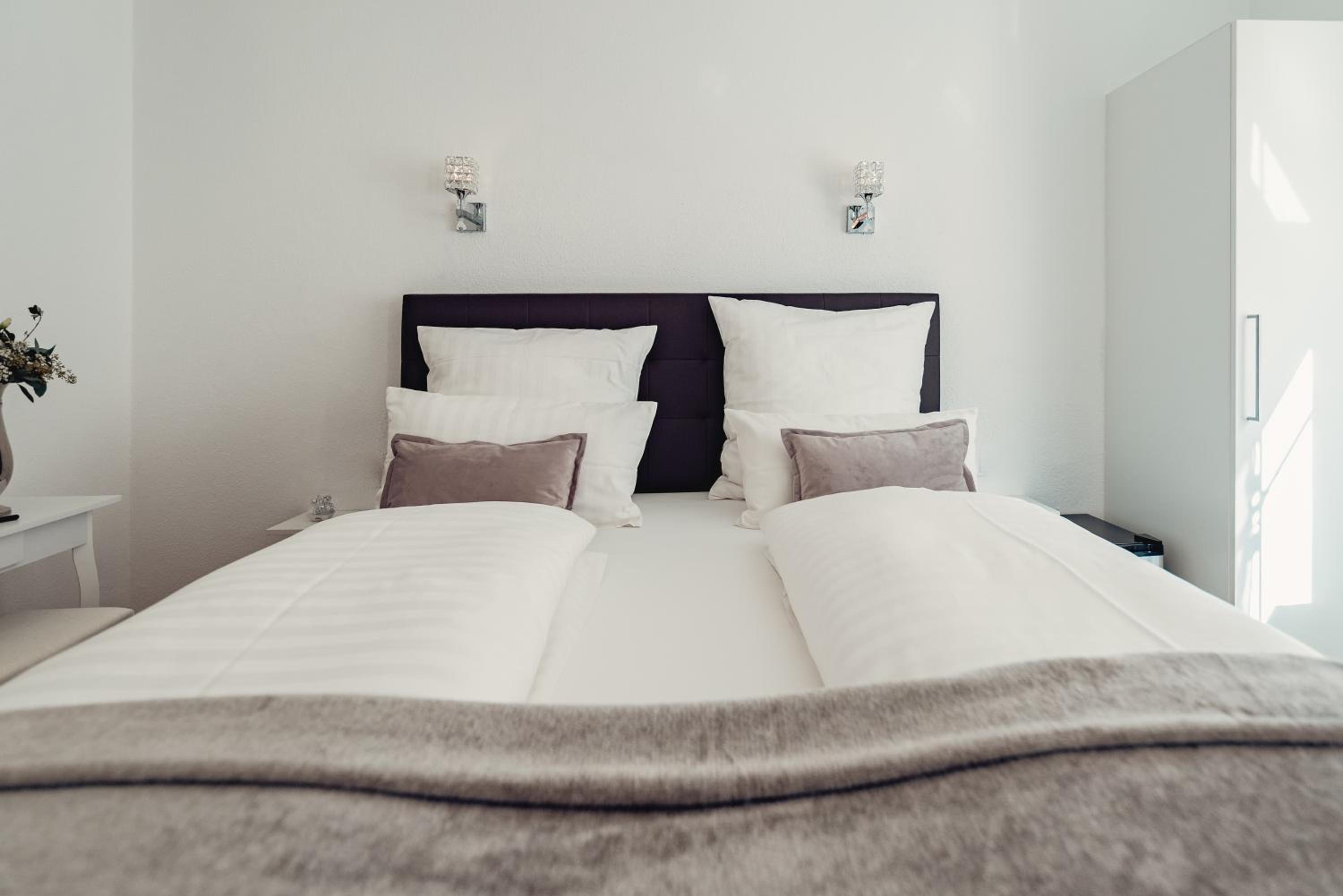 Standard Double Room - Photo 4