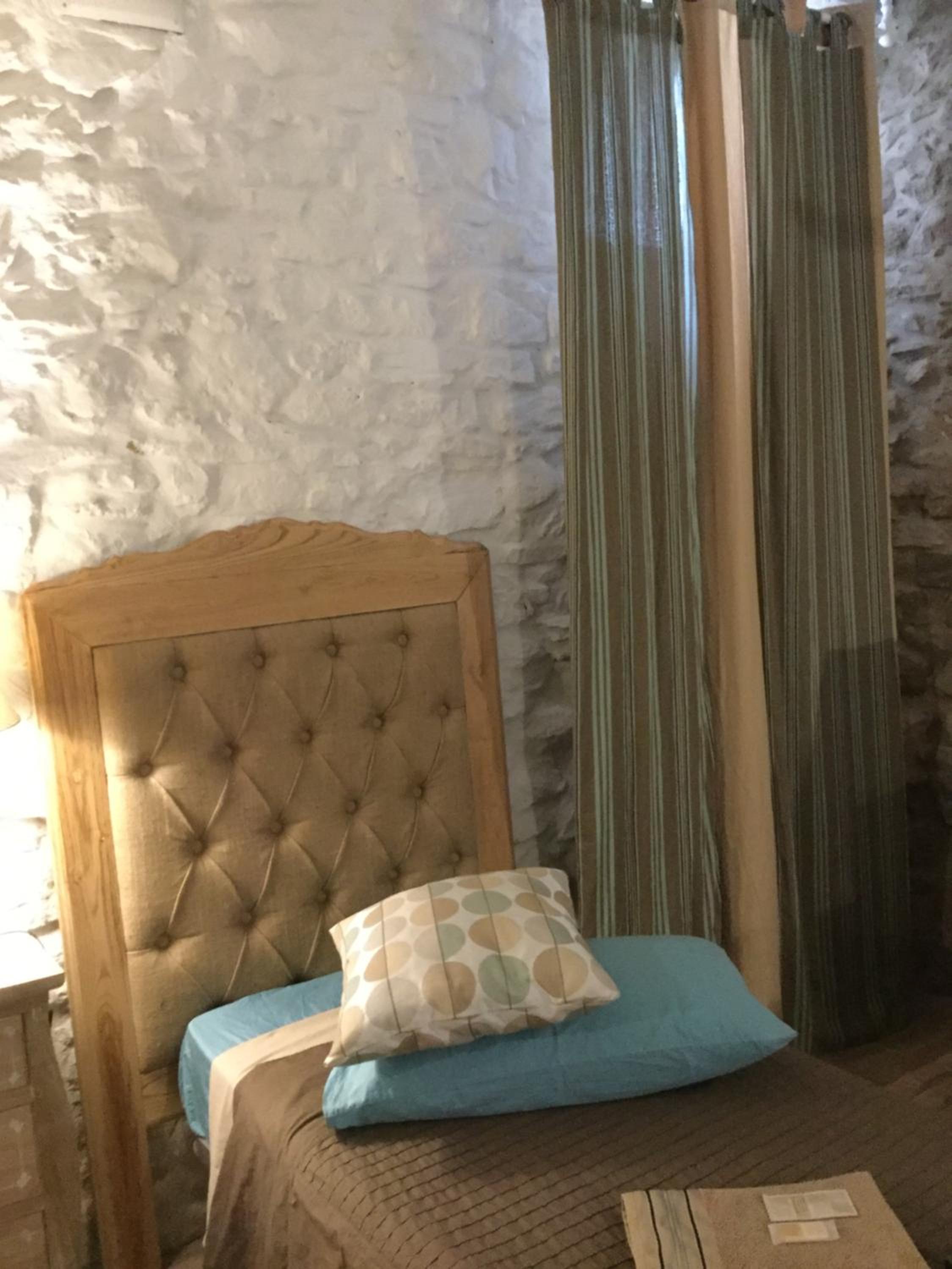 Basic Triple Room with Private Bathroom
