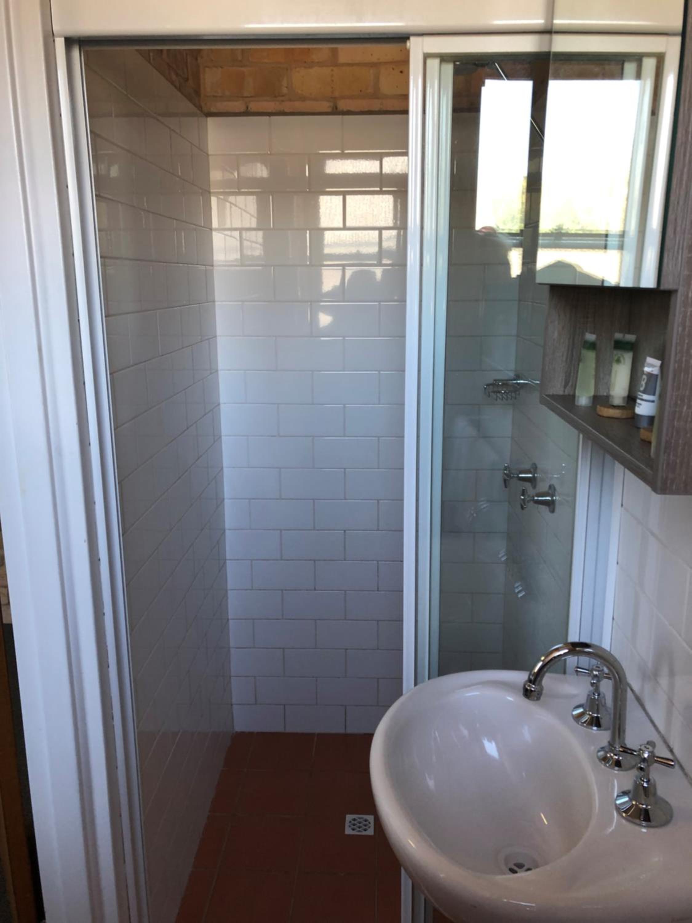 Standard Queen Room - Photo 4