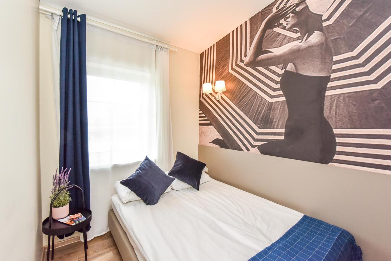 Apartment with Balcony - Photo 22
