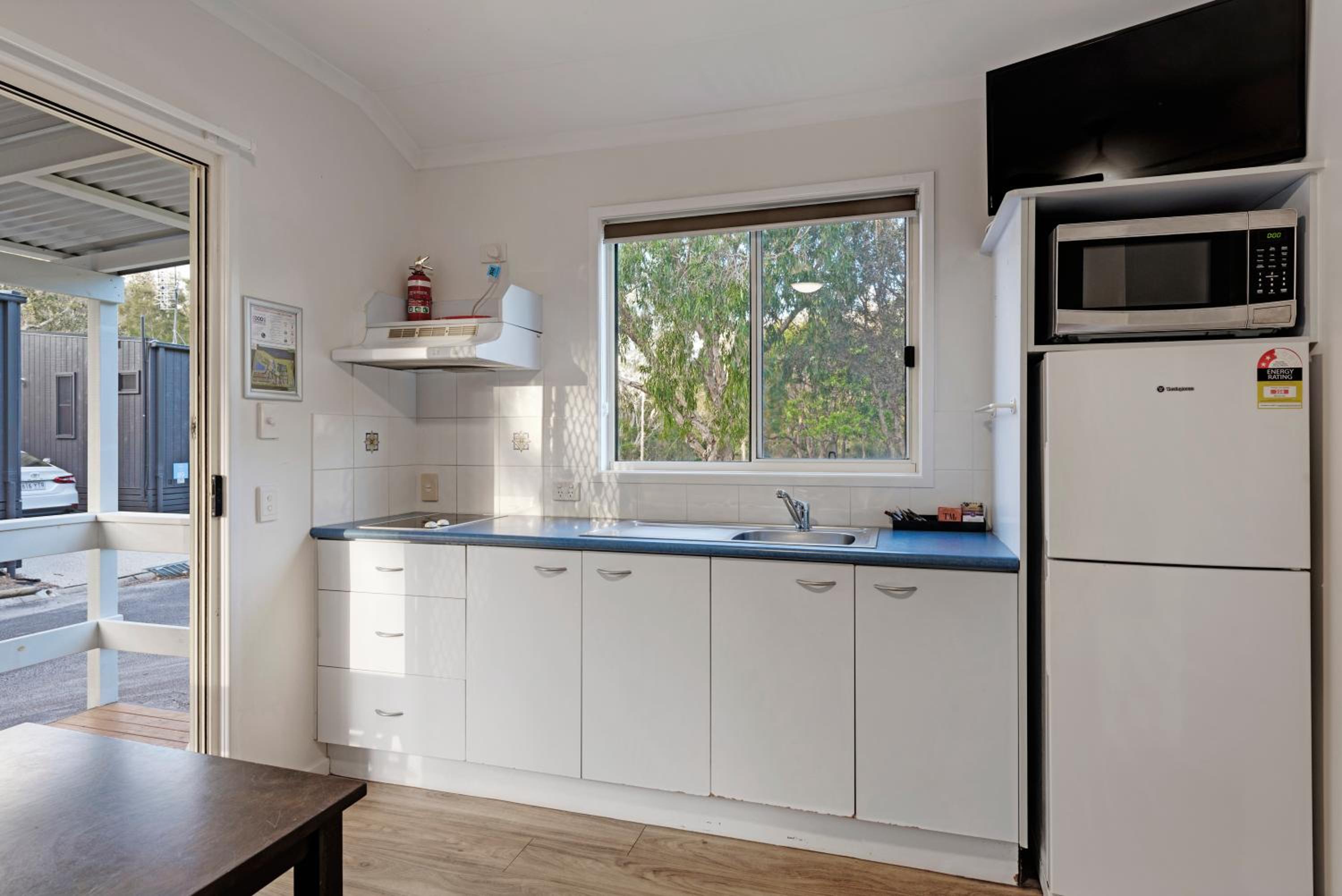 Economy 2 Bedroom Cabin - Sleeps 6 - Photo 3