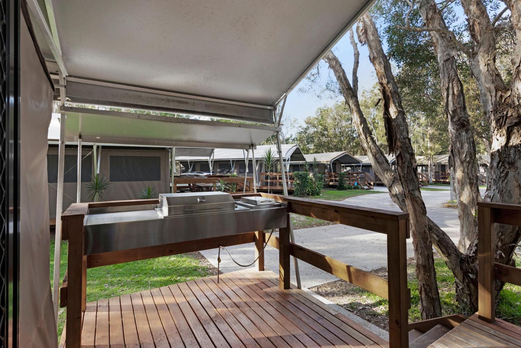 Deluxe Safari Tent - sleeps 2 - Photo 5