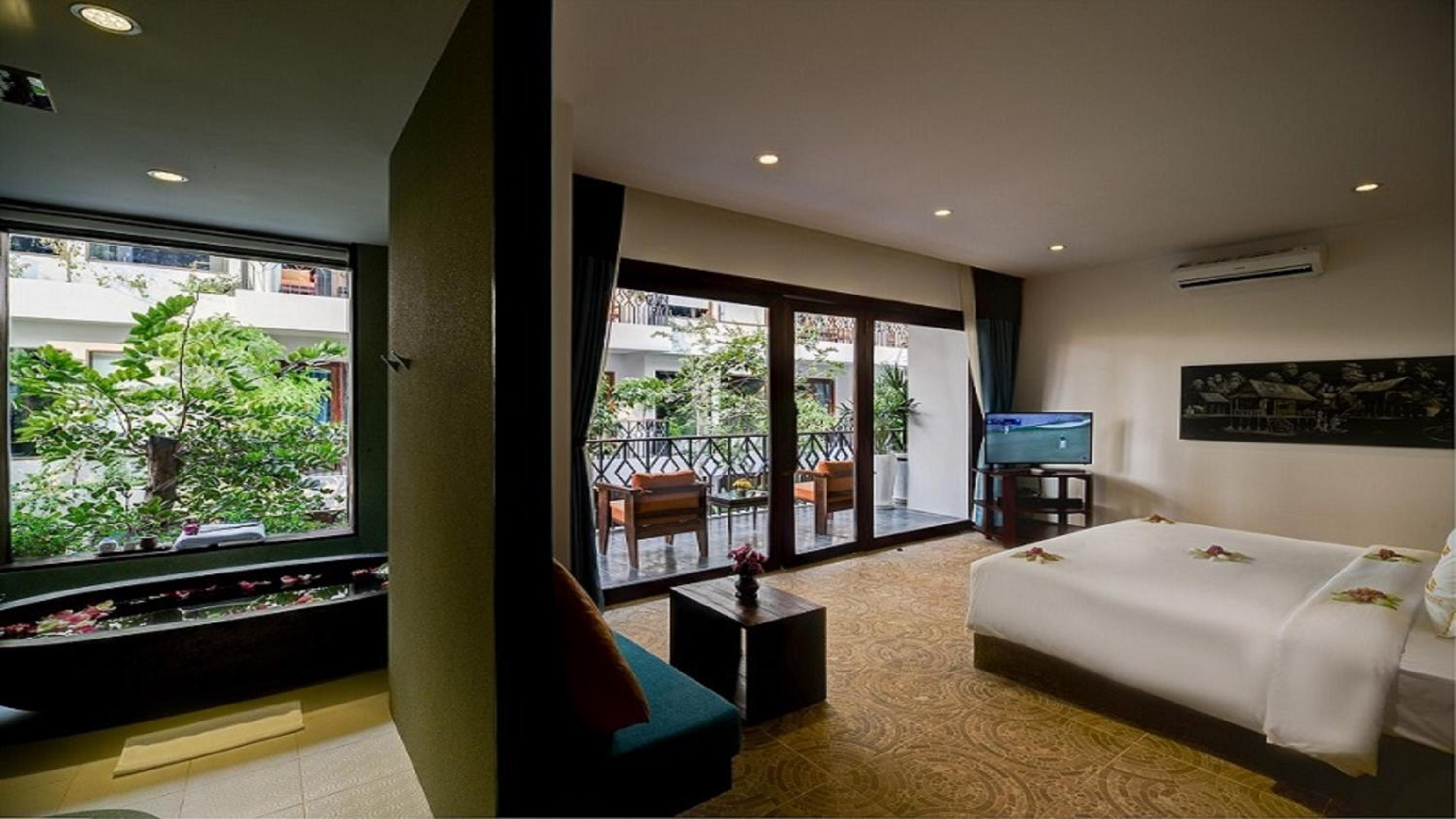 Premier Suite Pool View - Free USD15 Credit Spa photo 3