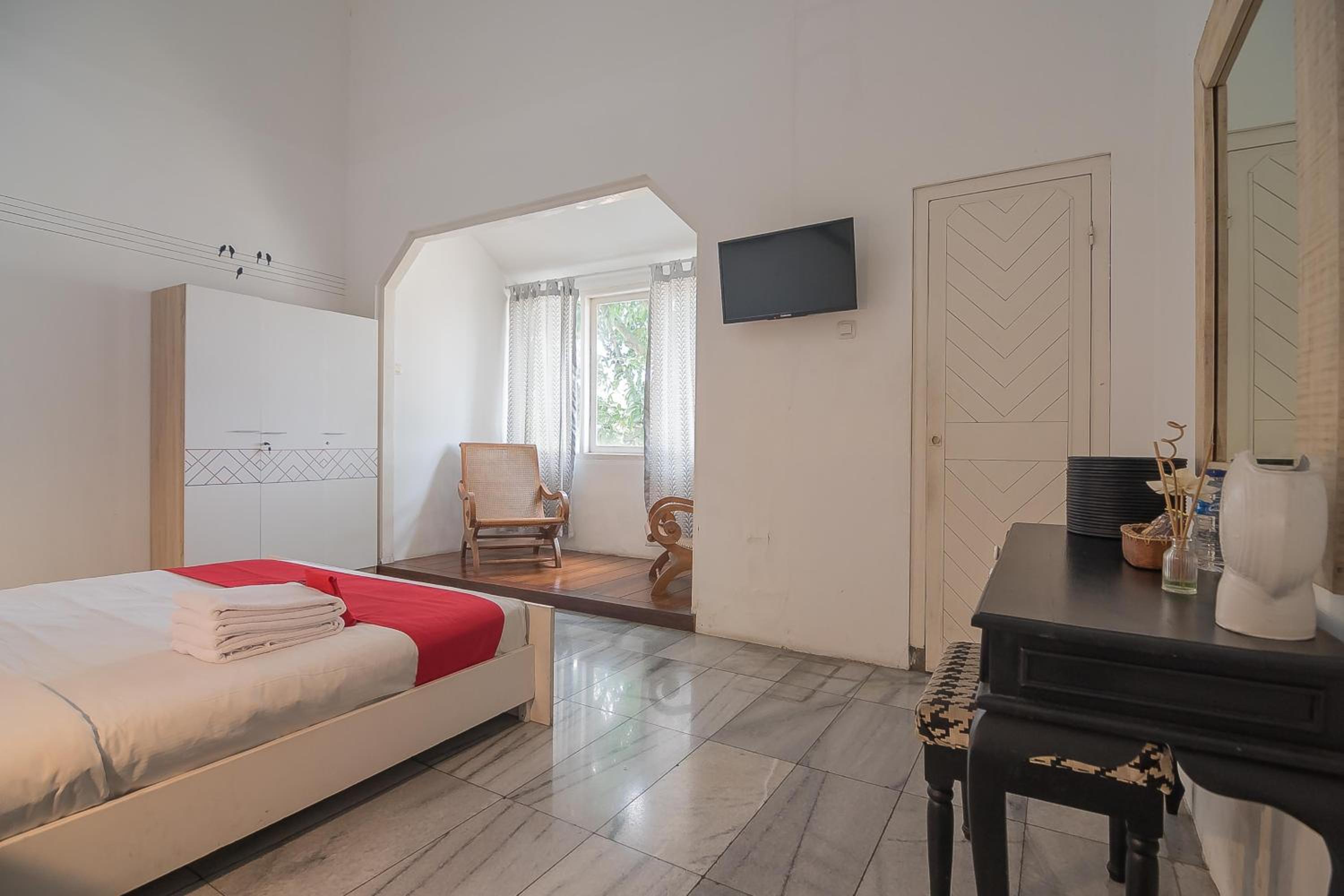 Deluxe Room - Photo 3