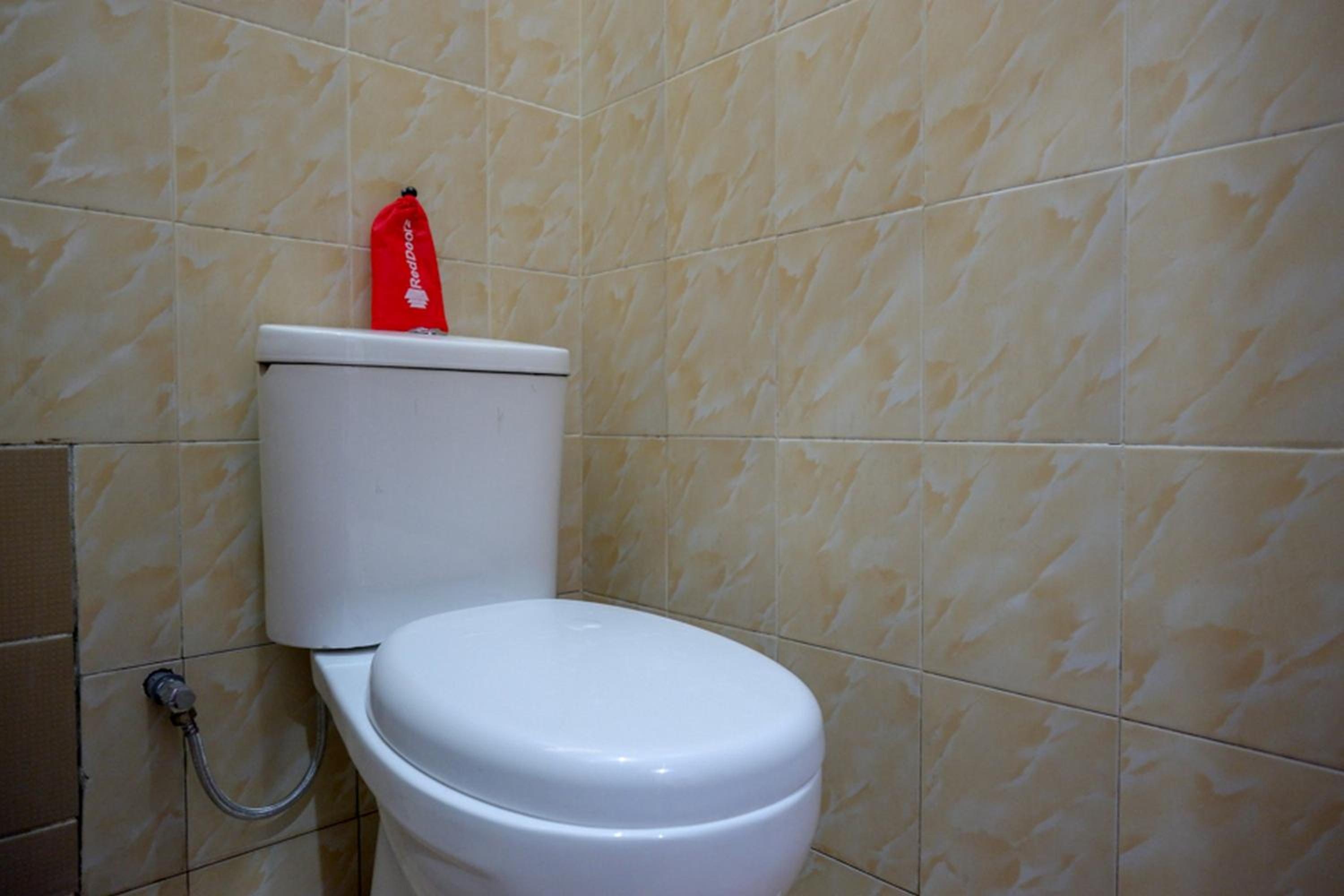 Standard Double Room - Photo 8