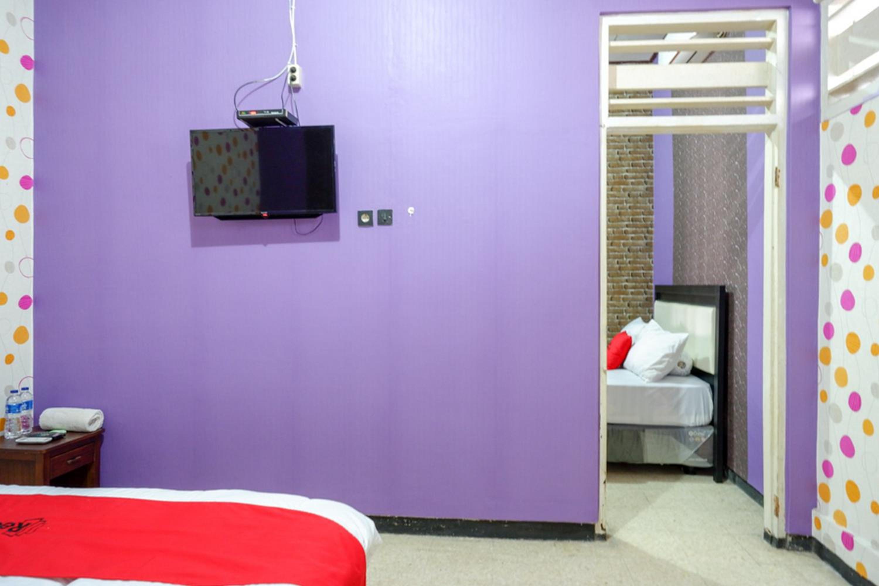 Family Room - Photo 5