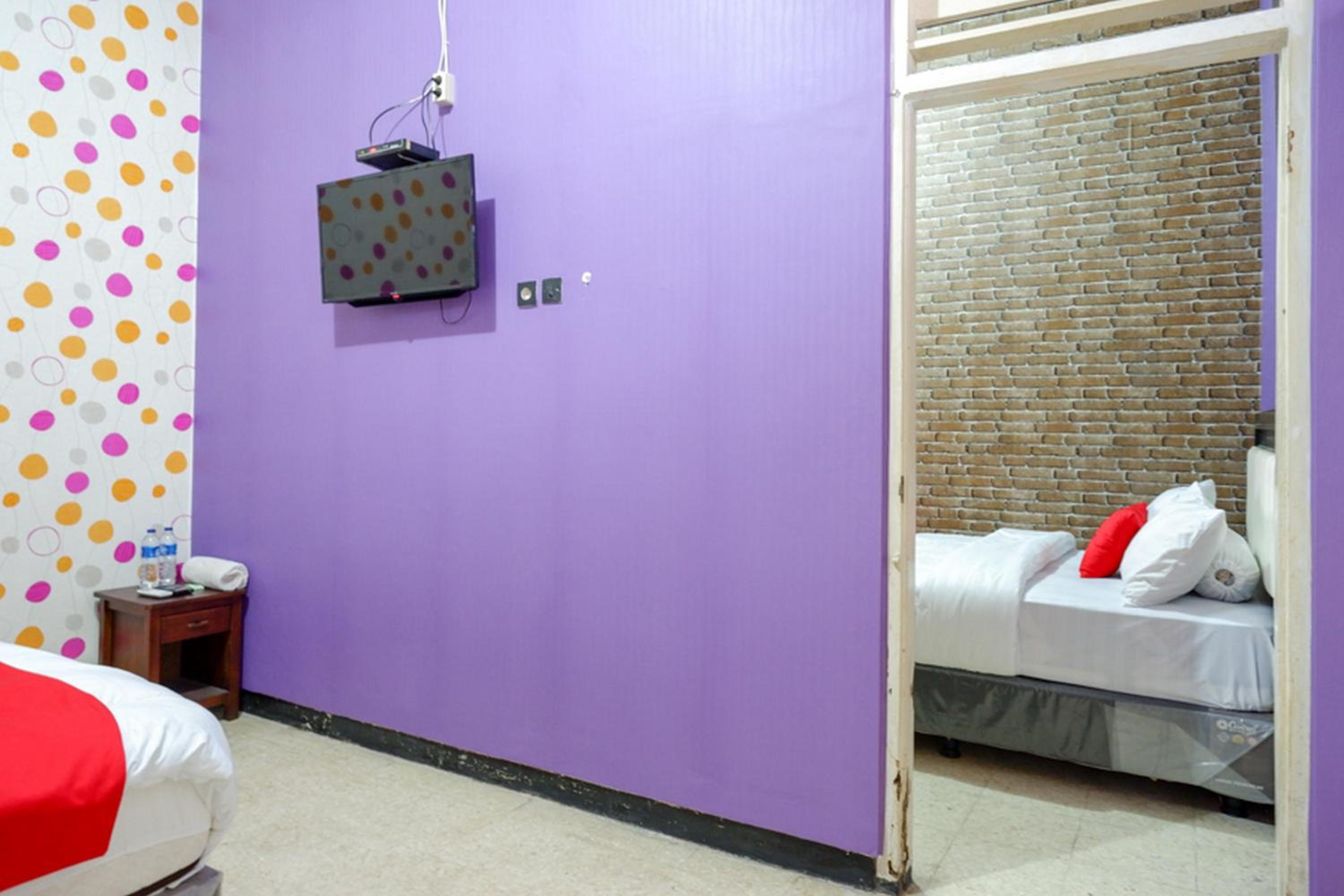 Family Room - Photo 6