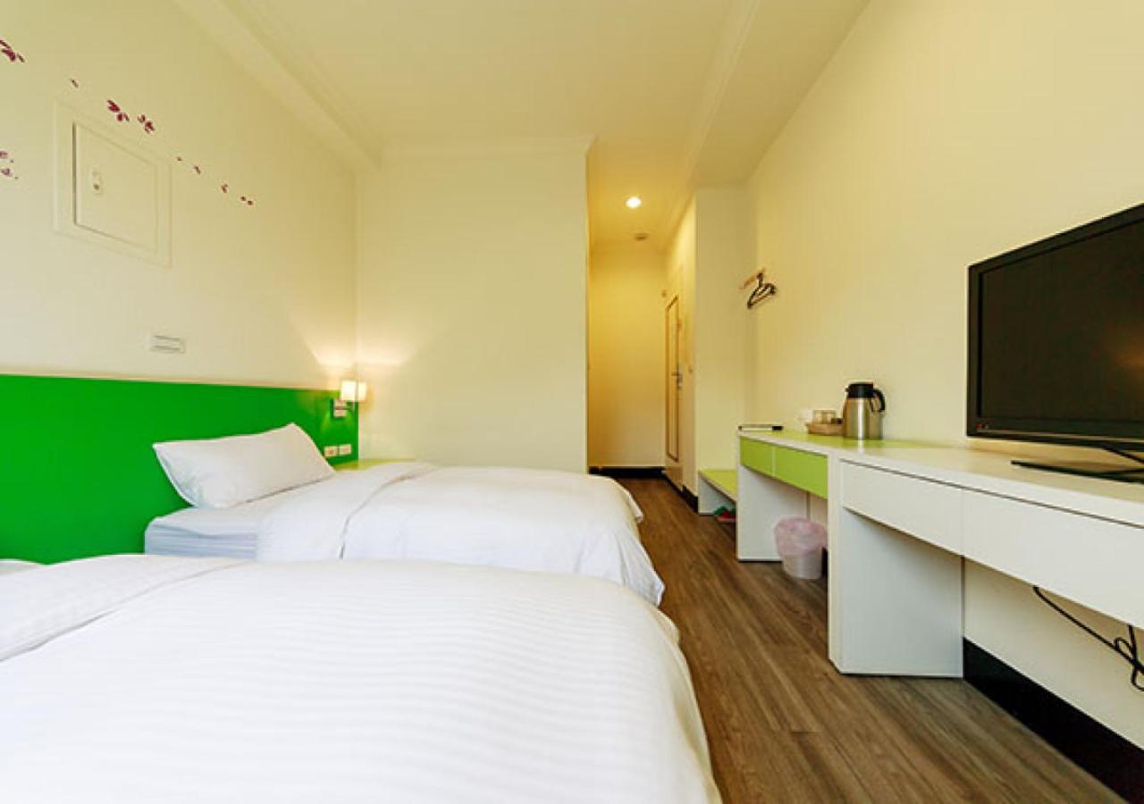 Twin Room - Photo 2