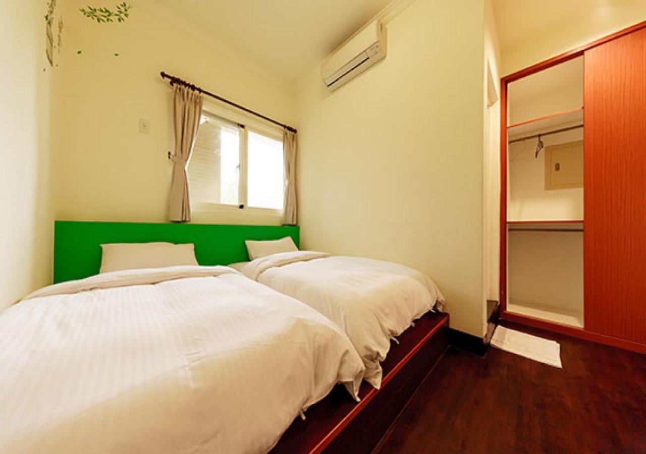 Small Twin Room photo 1