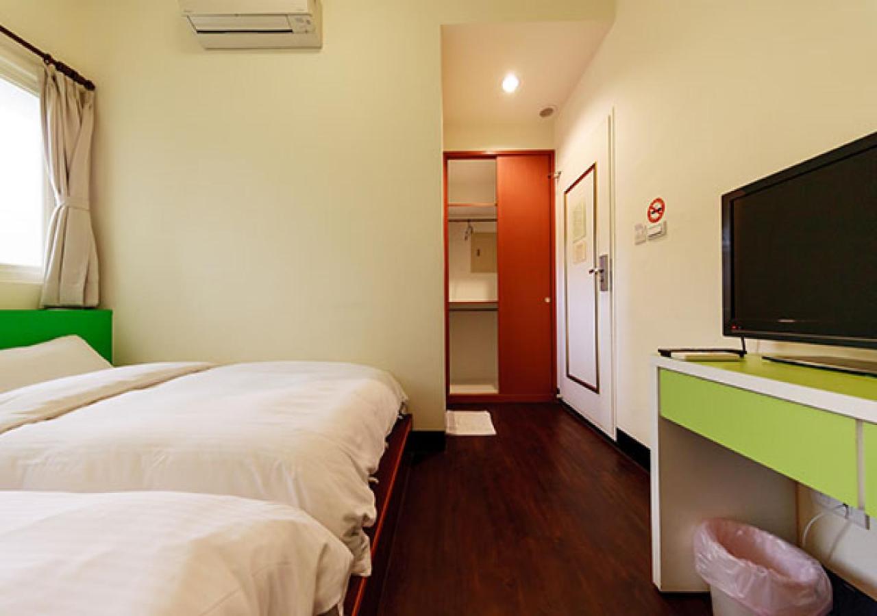 Small Twin Room photo 2