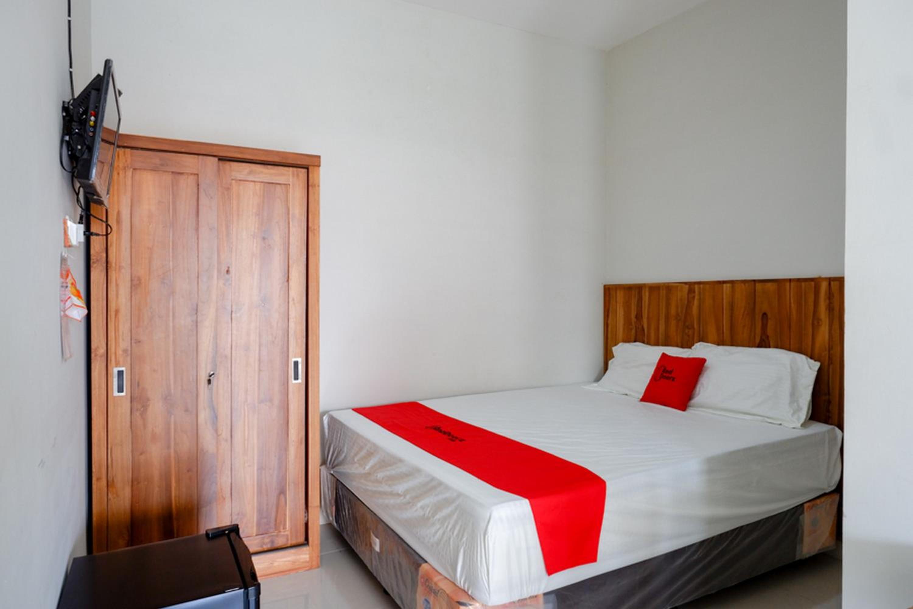 Double Room - Photo 8