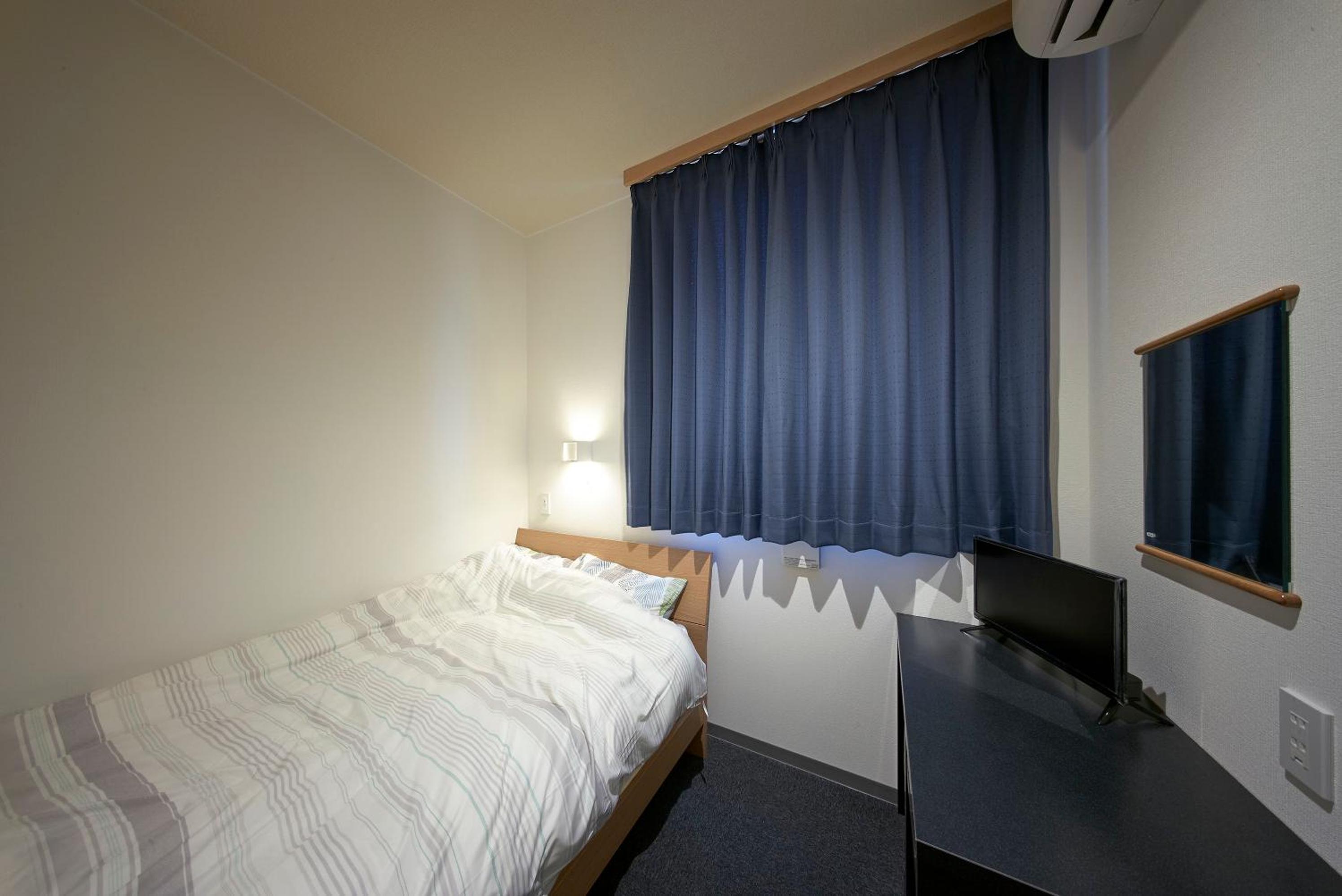 Double or Twin Room with Shower